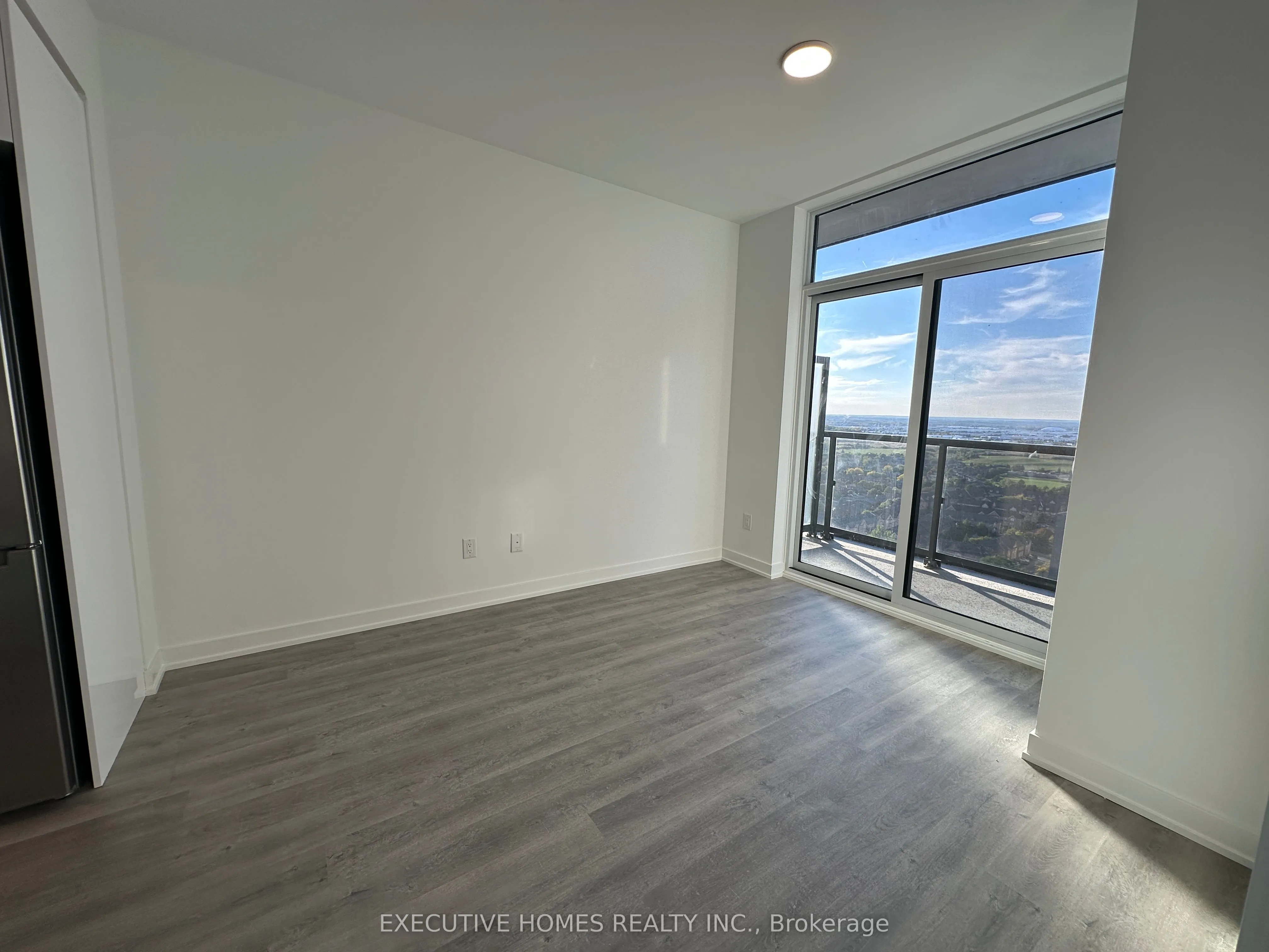 5105 Hurontario Street, #2510