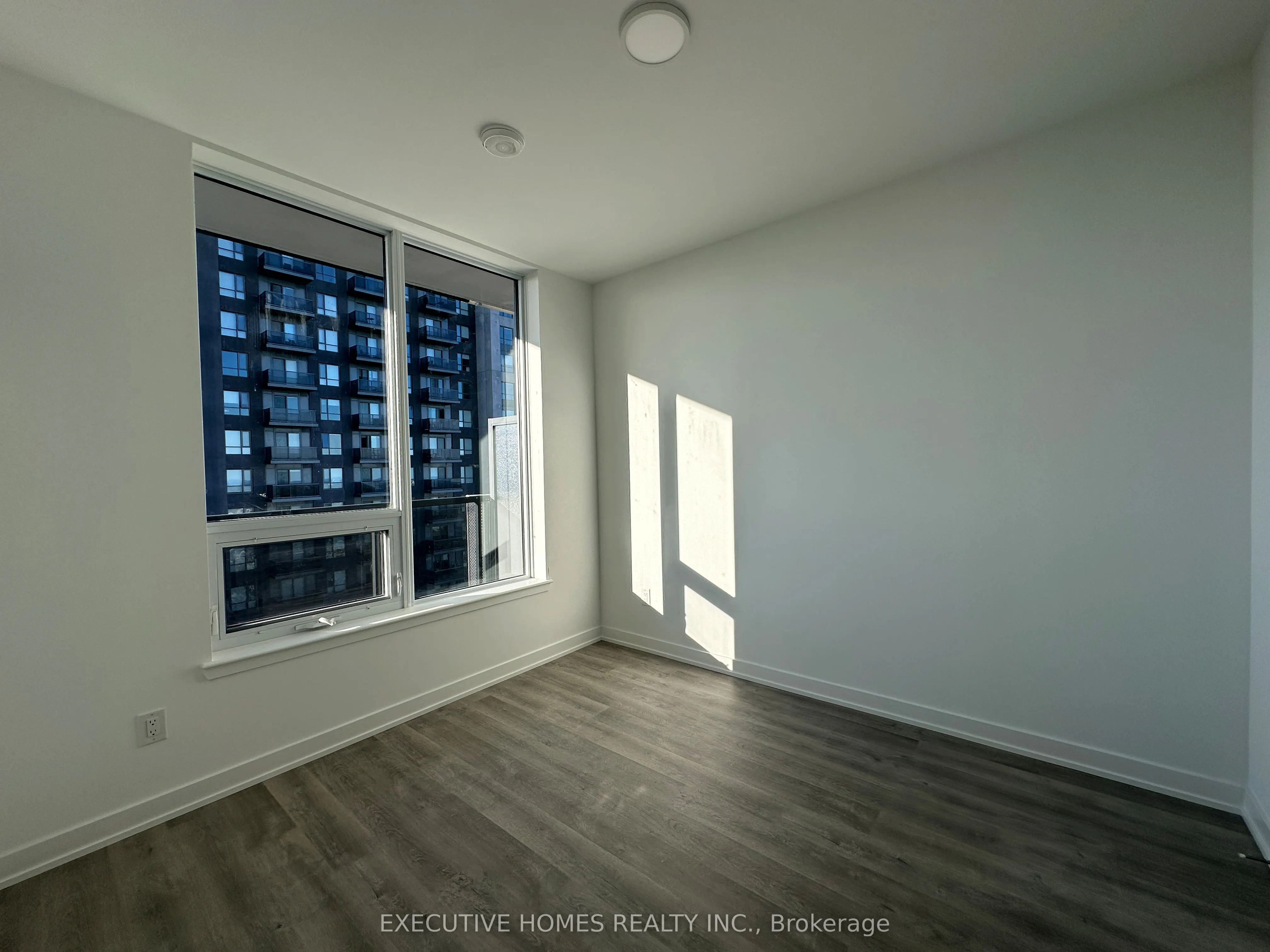 5105 Hurontario Street, #2510