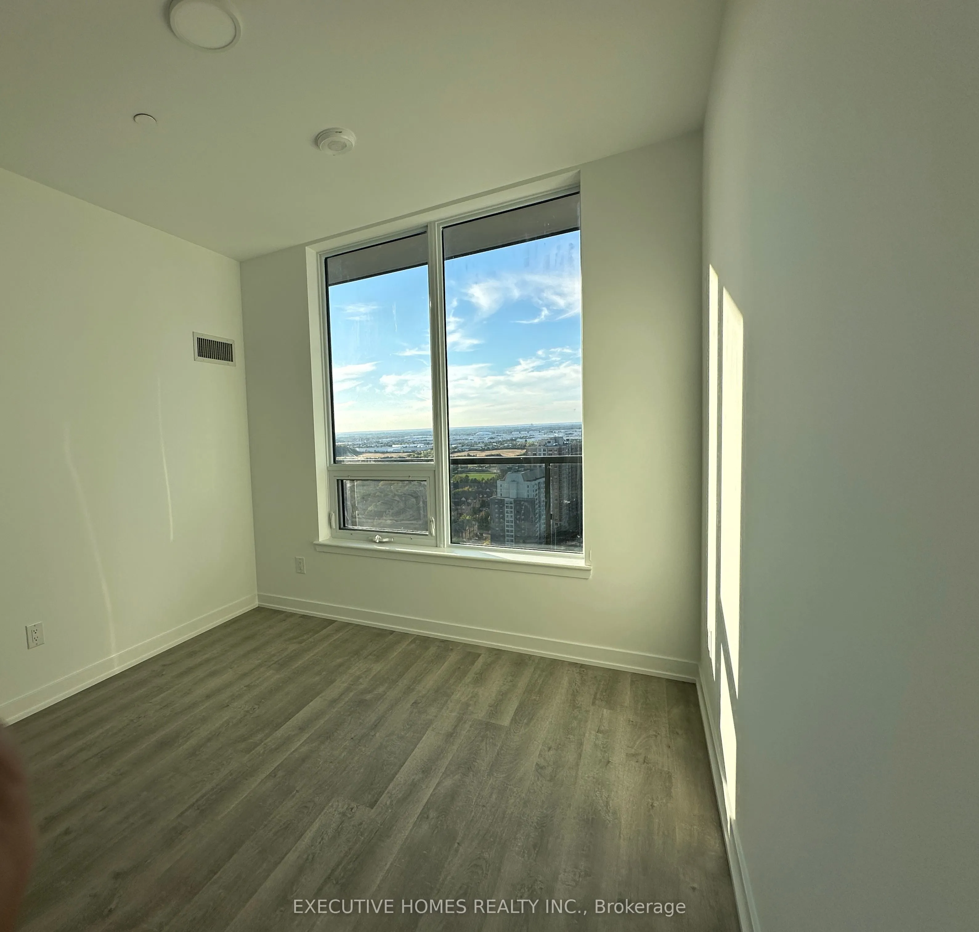 5105 Hurontario Street, #2510
