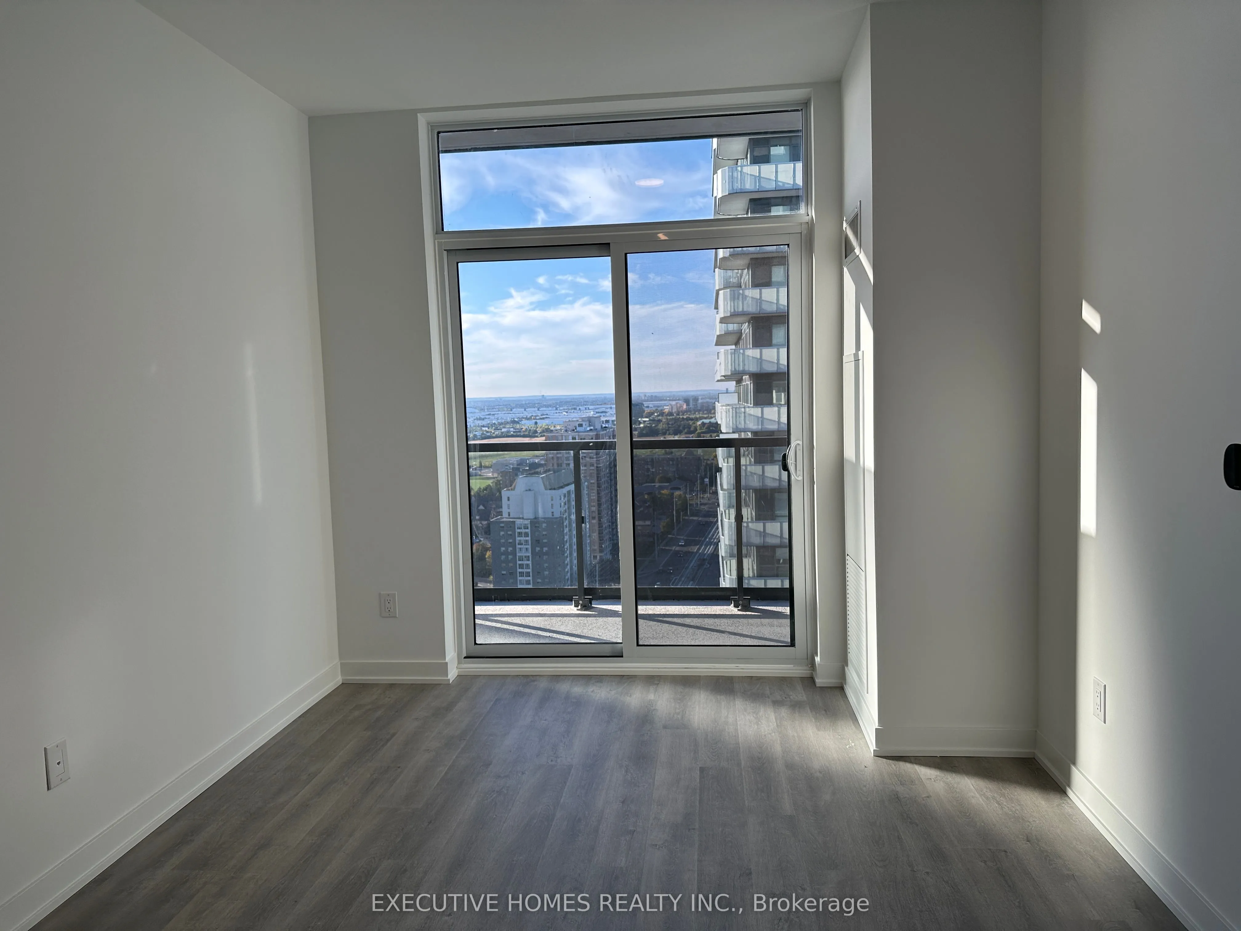 5105 Hurontario Street, #2510