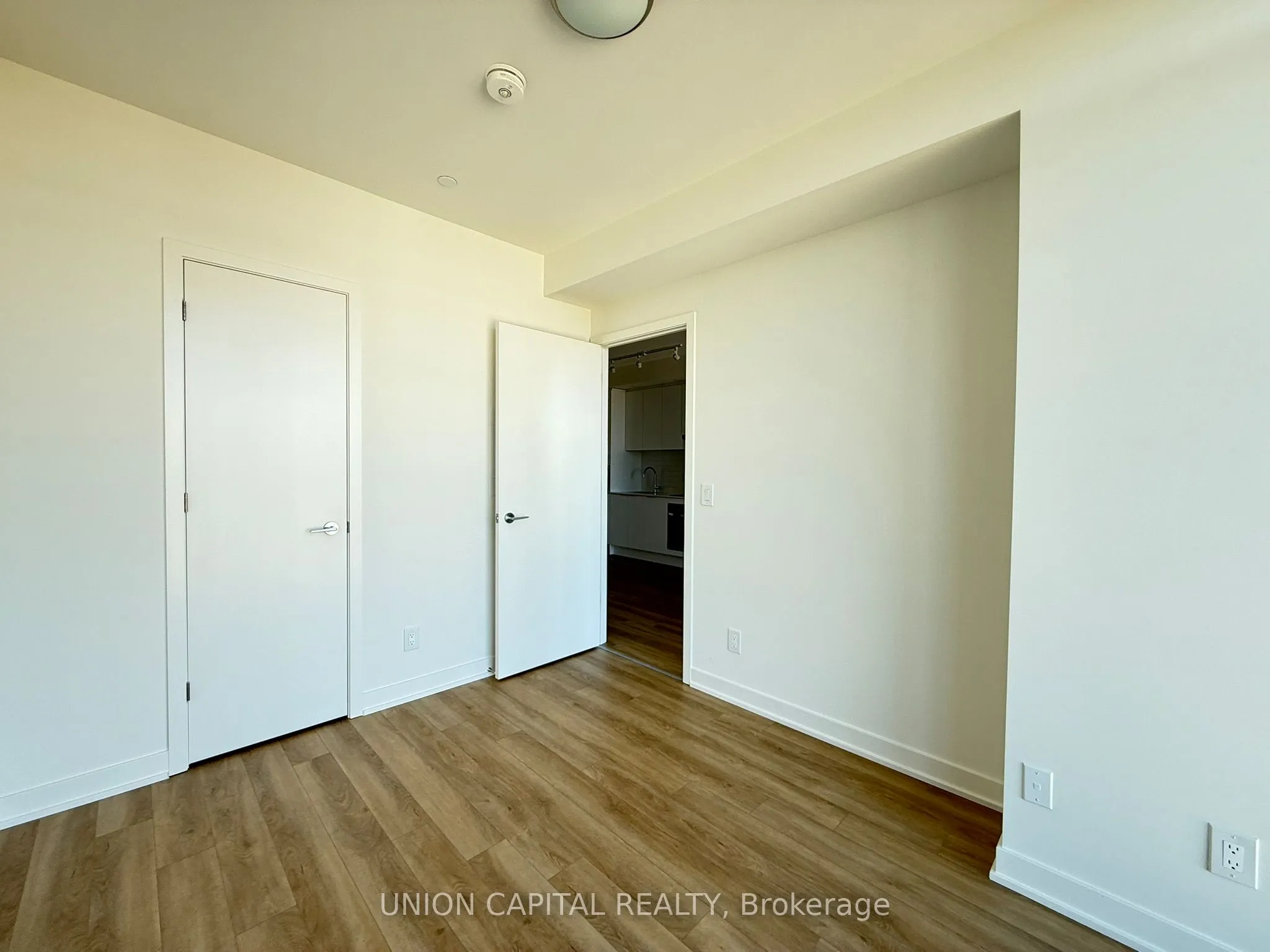 3079 Trafalgar Road, #2006