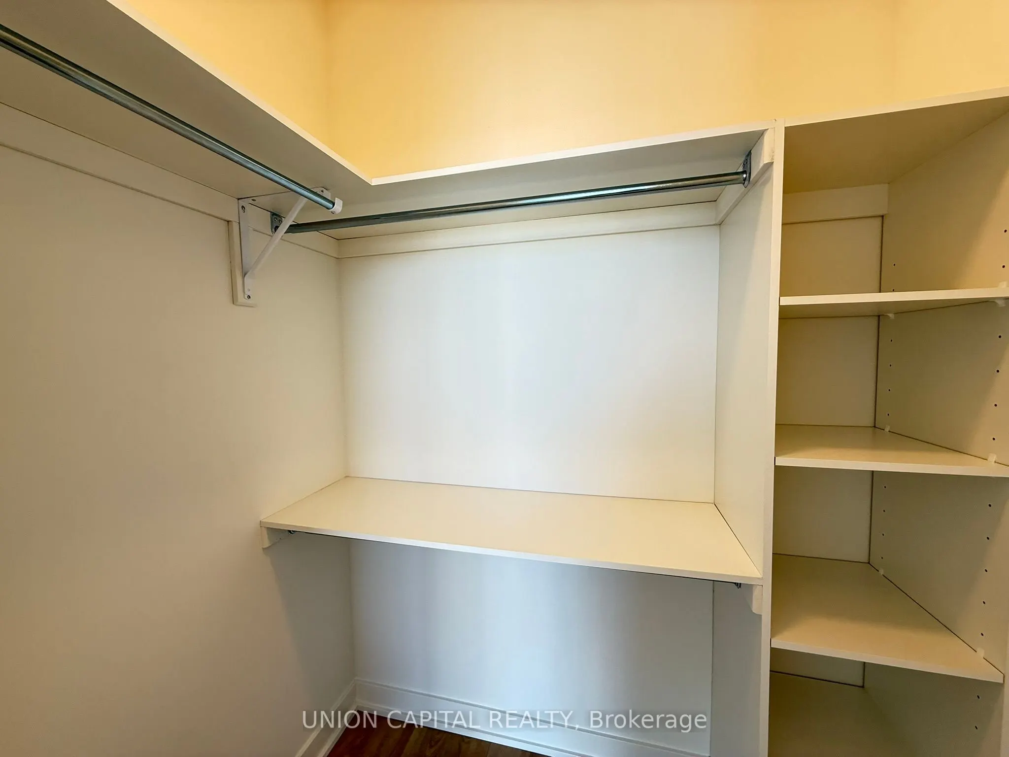 3079 Trafalgar Road, #2006