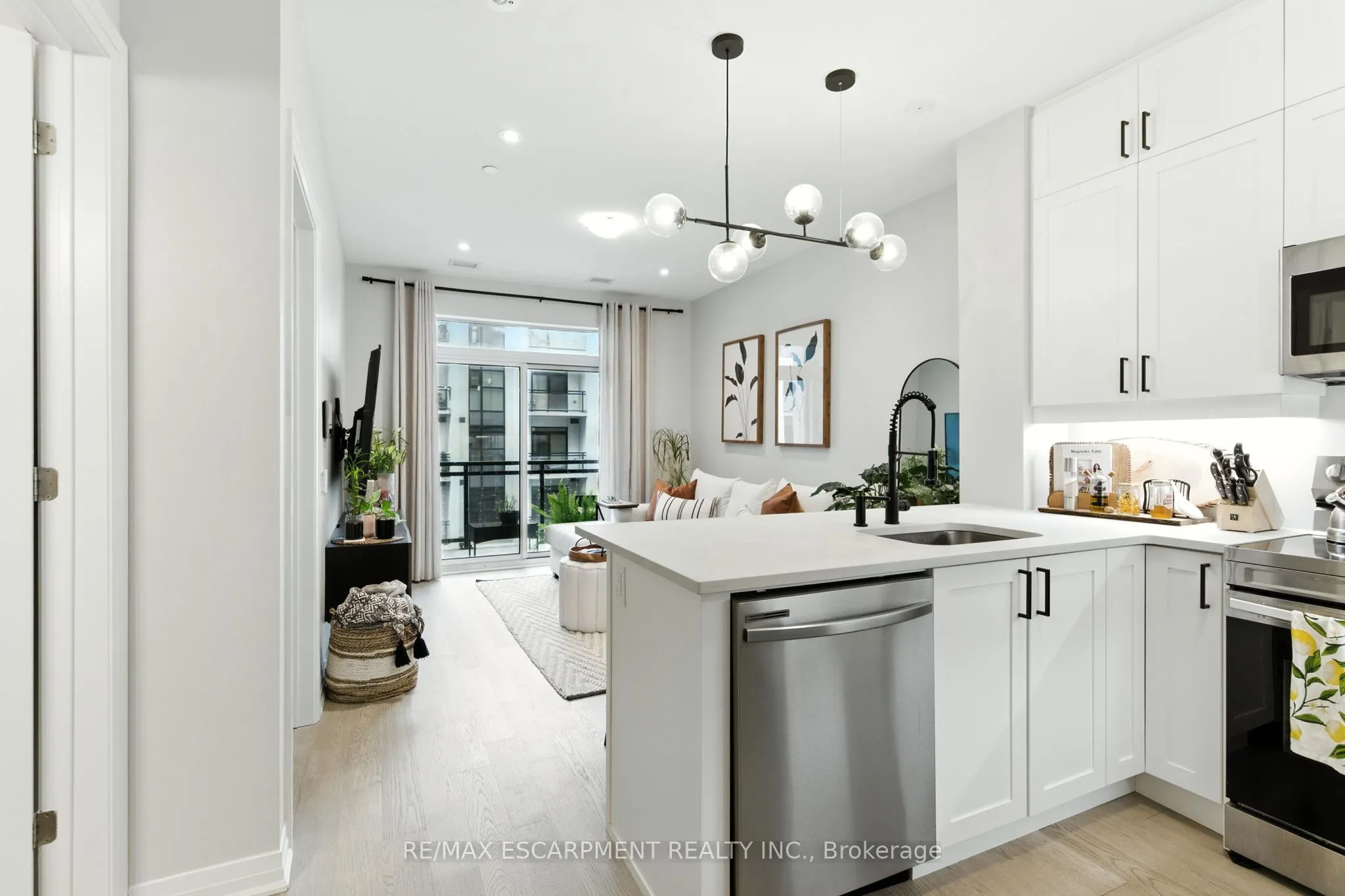 470 Gordon Krantz Avenue, #404