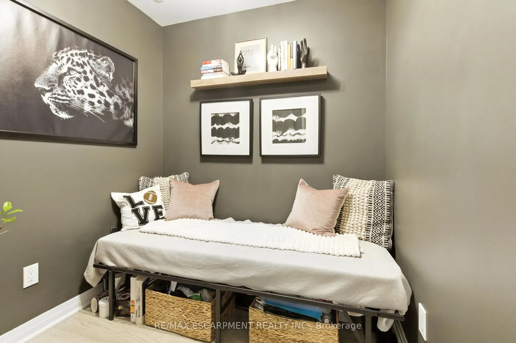 470 Gordon Krantz Avenue, #404