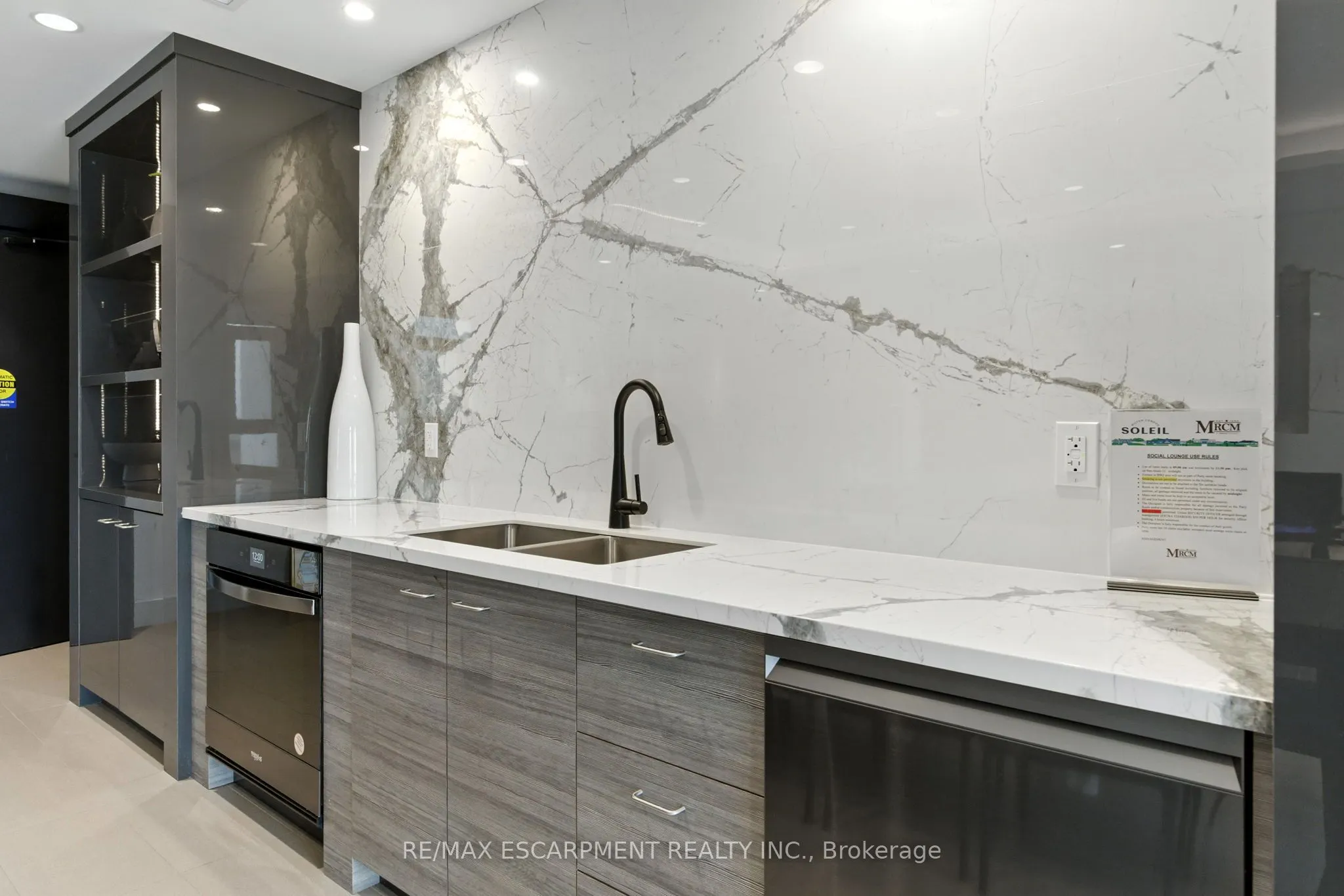 470 Gordon Krantz Avenue, #404