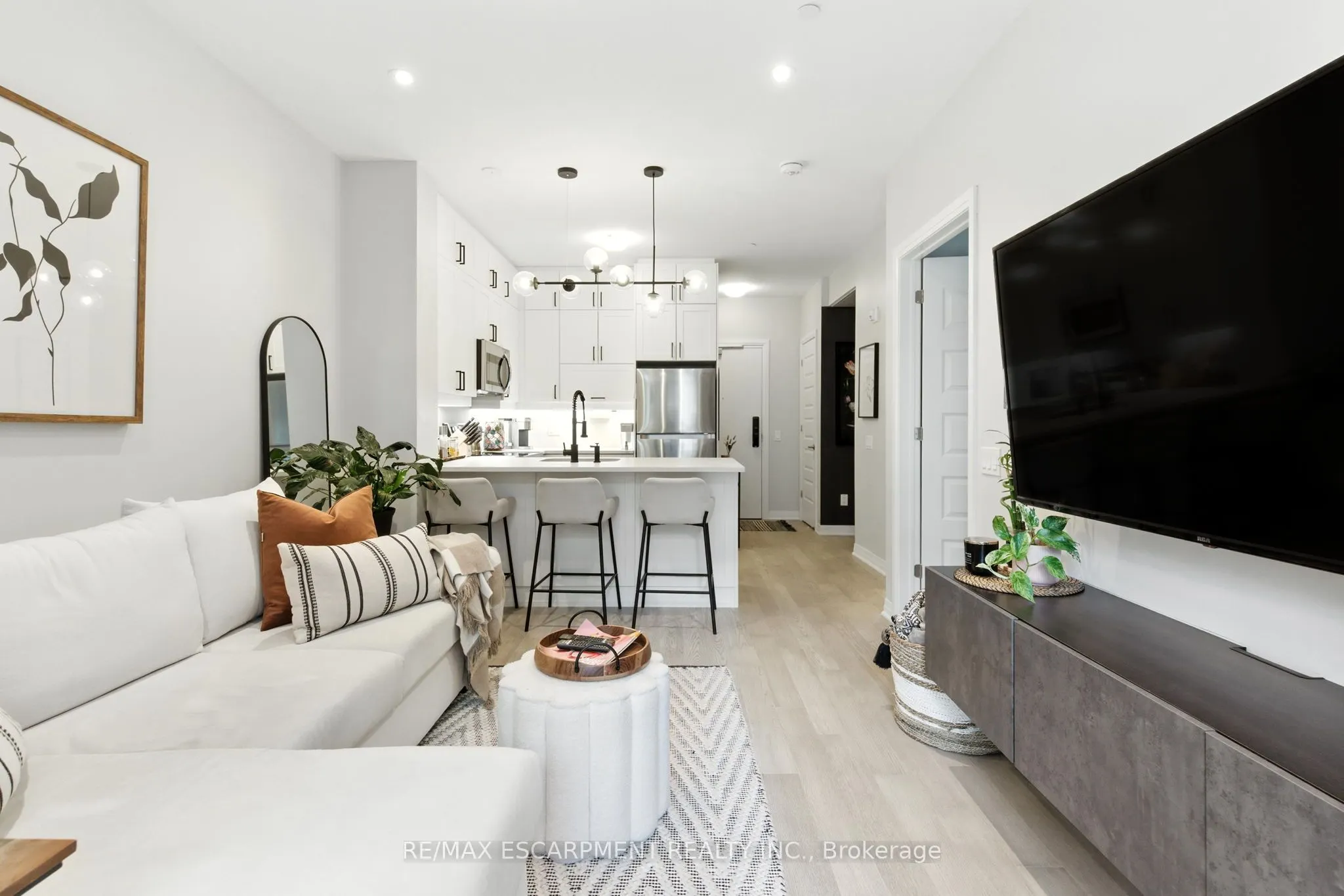 470 Gordon Krantz Avenue, #404