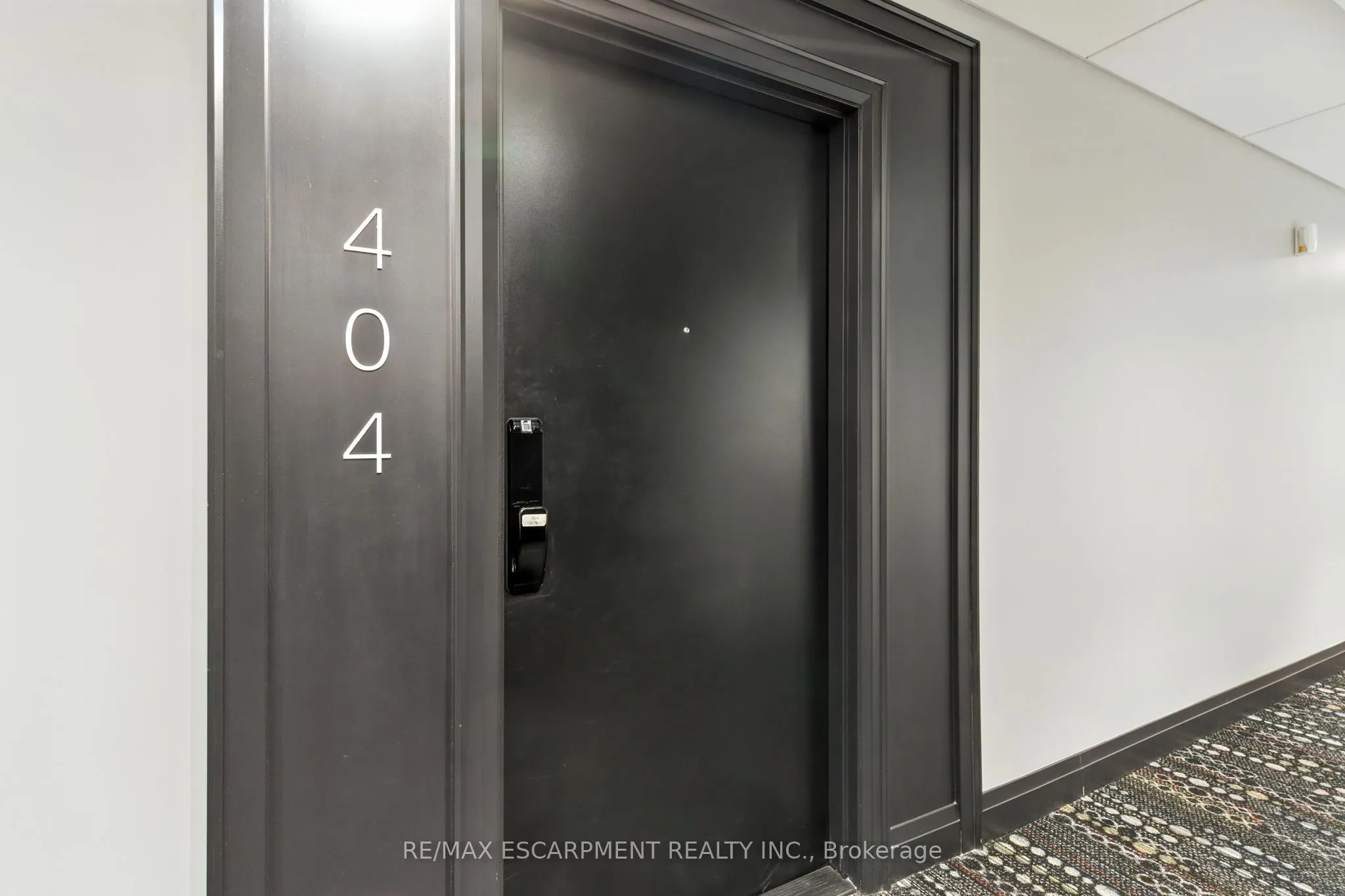 470 Gordon Krantz Avenue, #404