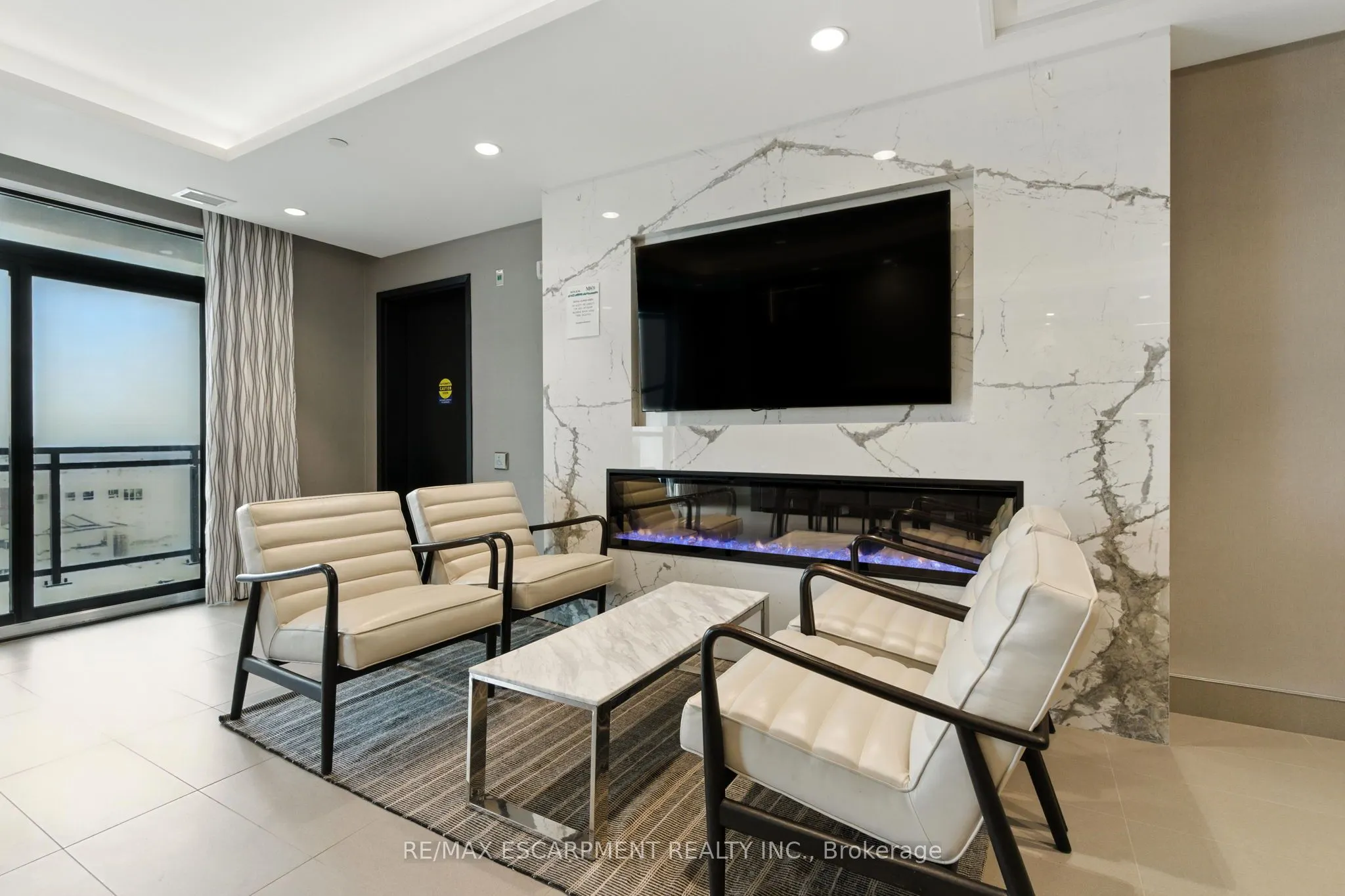 470 Gordon Krantz Avenue, #404