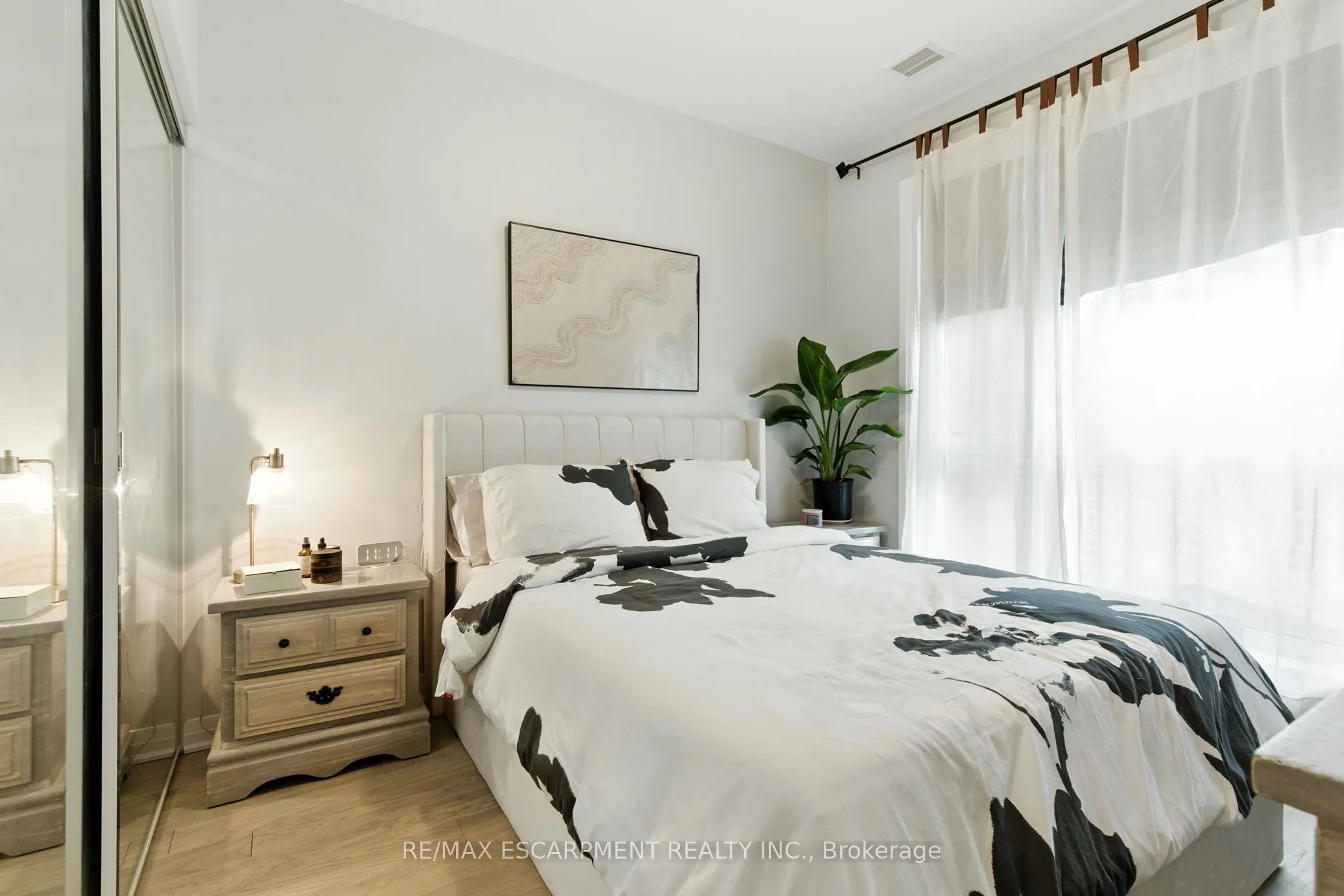 470 Gordon Krantz Avenue, #404