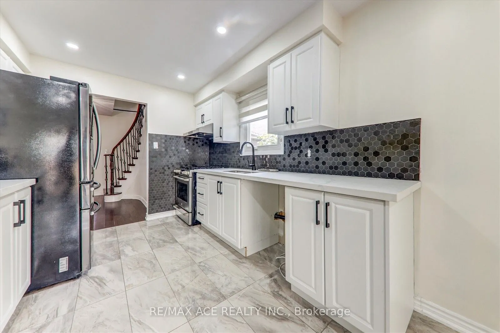 475 Wallenberg Crescent