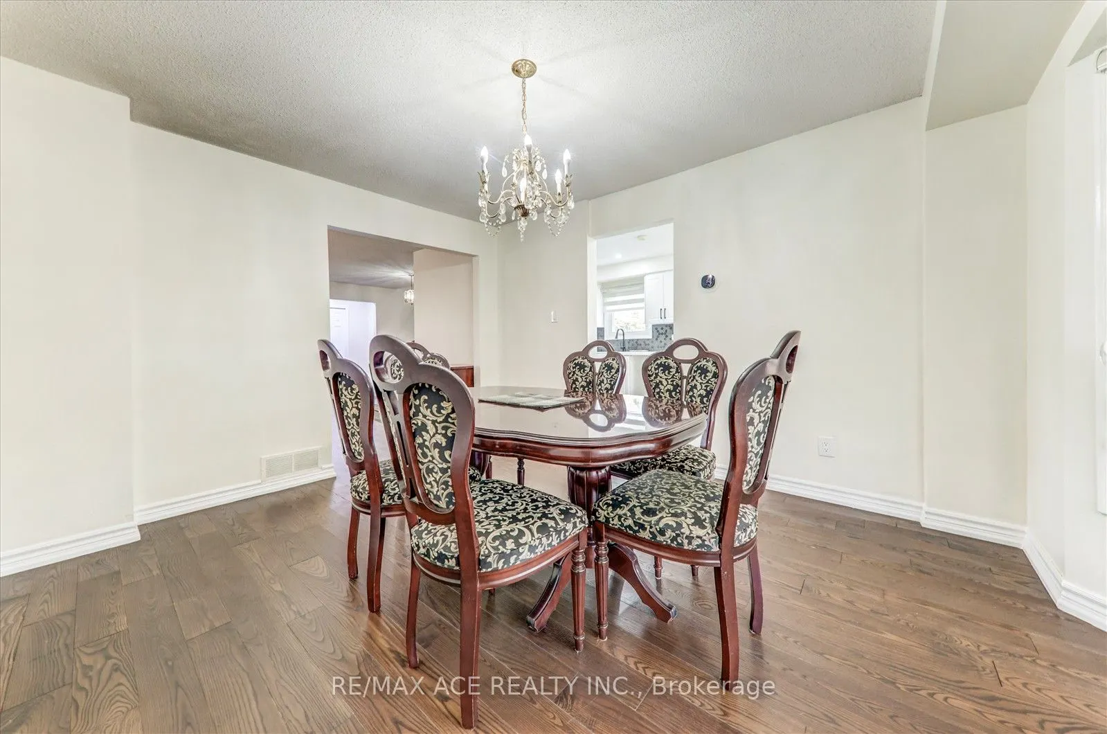 475 Wallenberg Crescent