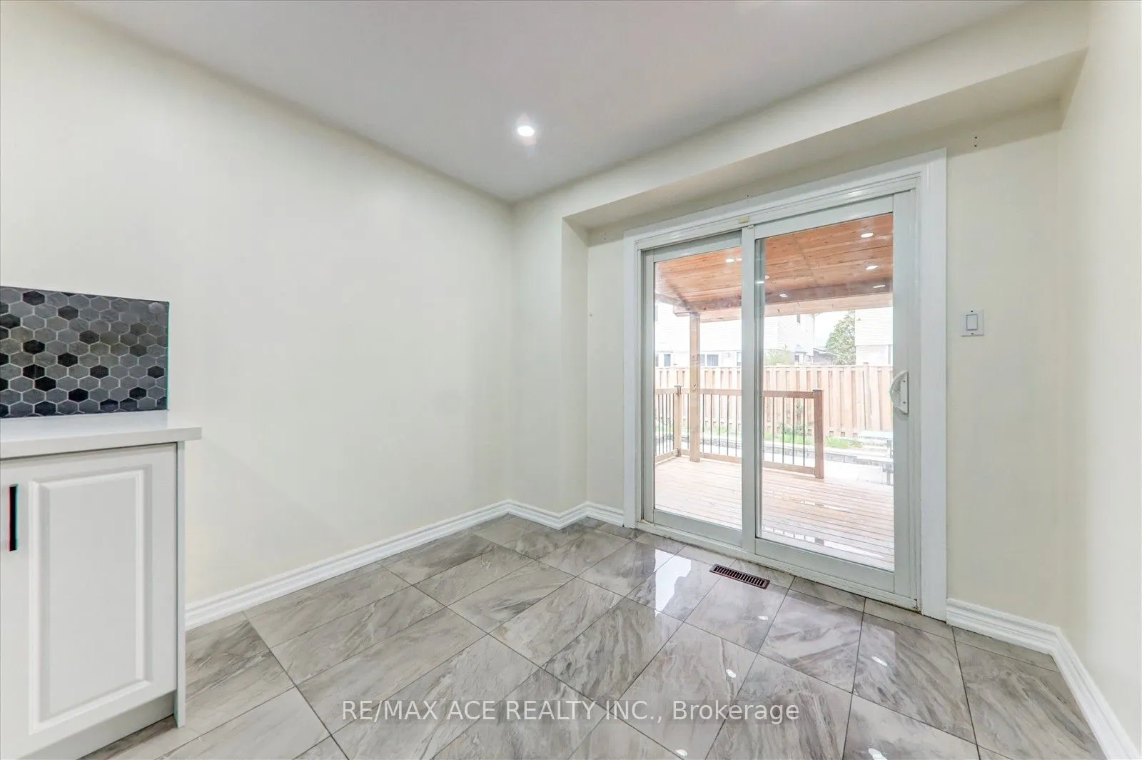 475 Wallenberg Crescent