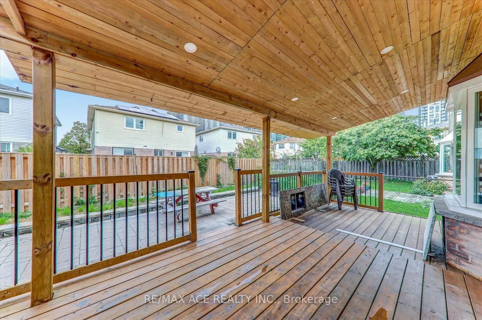 475 Wallenberg Crescent