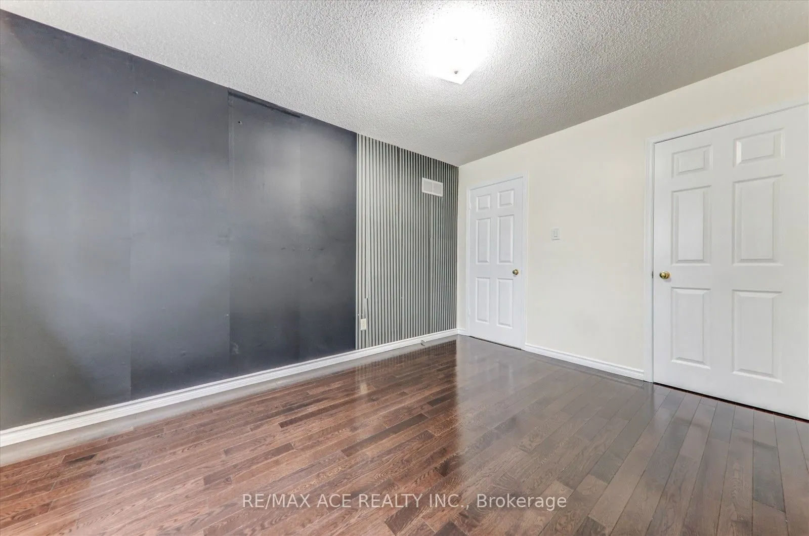 475 Wallenberg Crescent