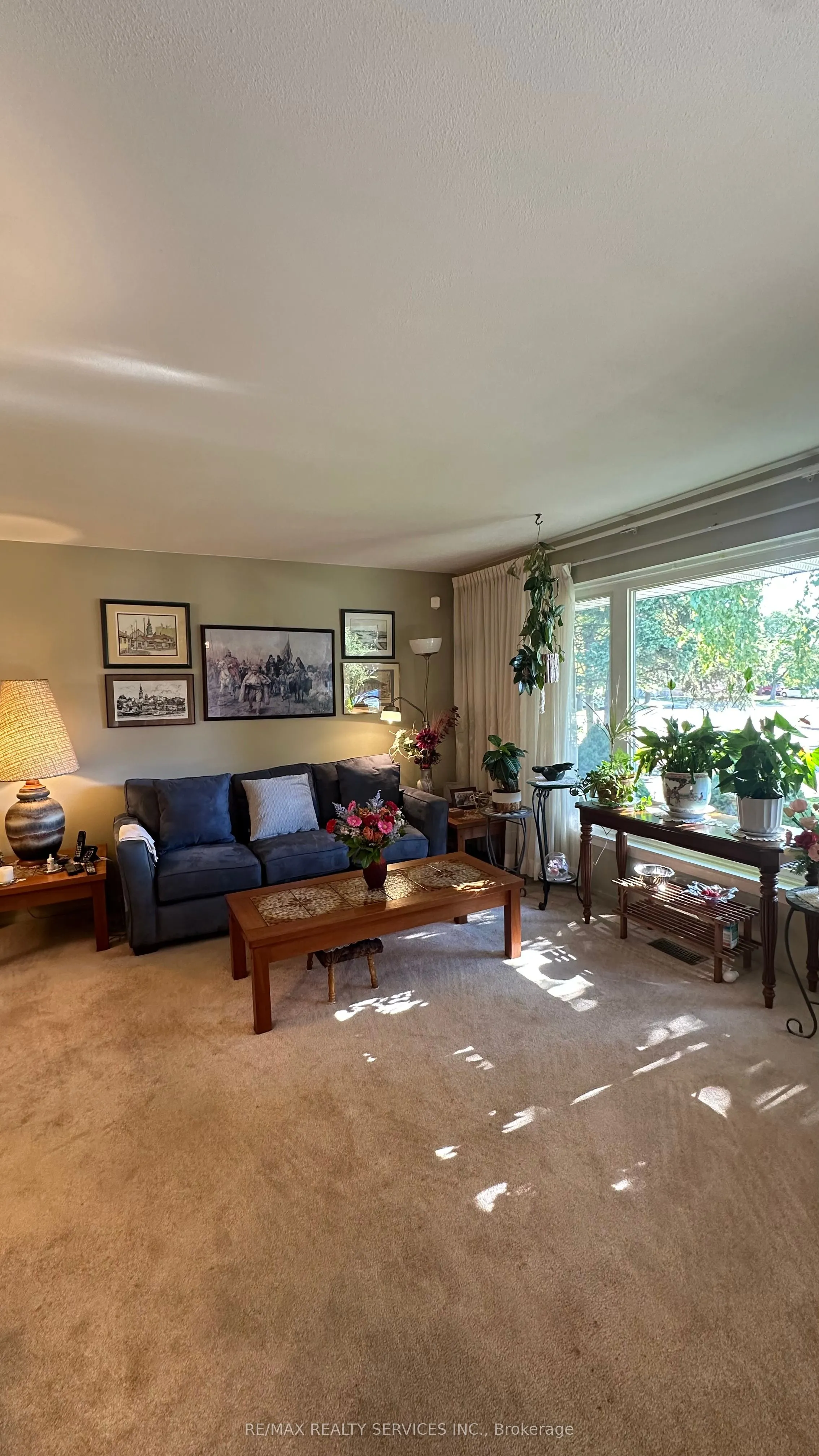 59 Belmont Drive E