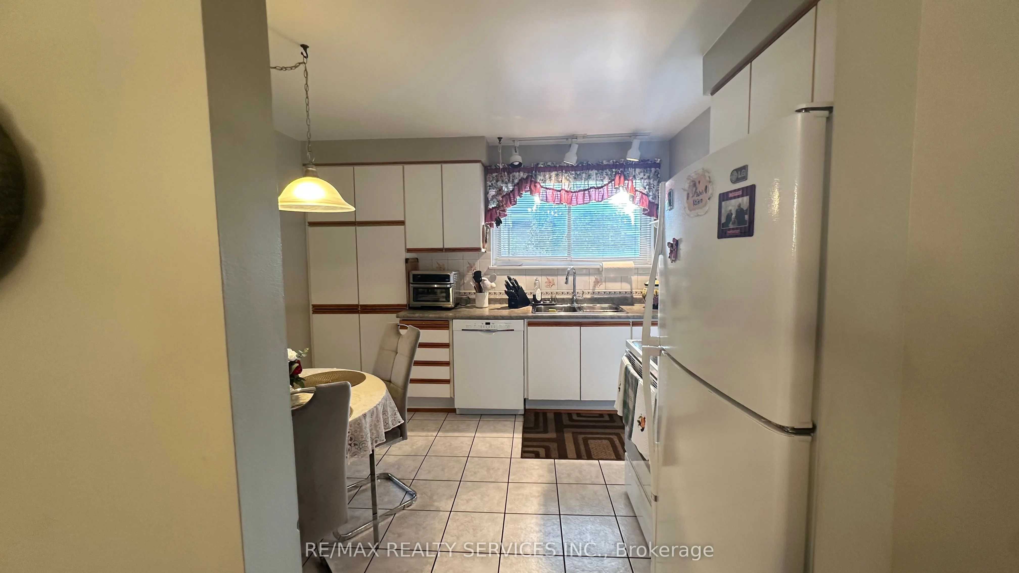 59 Belmont Drive E