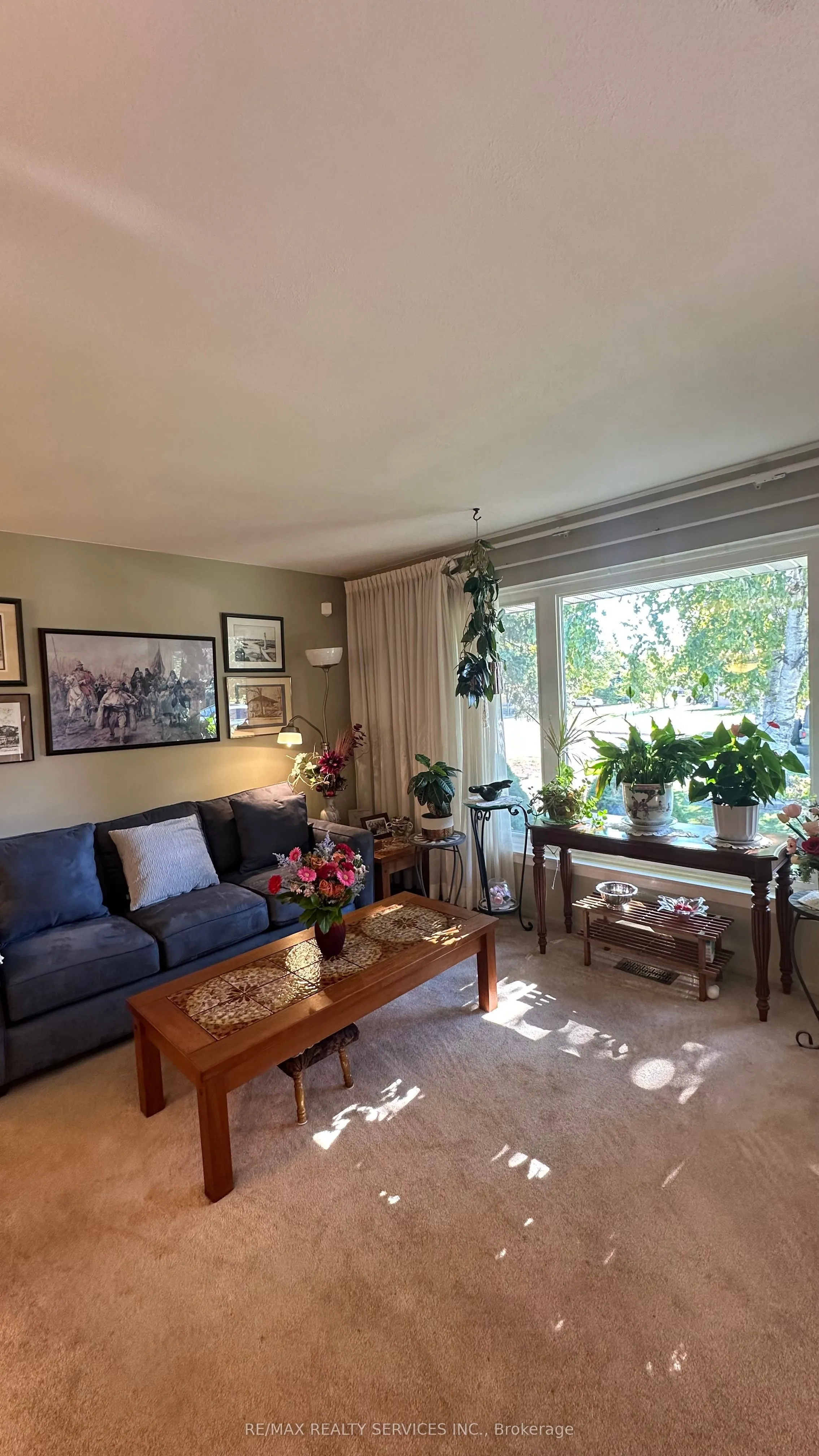 59 Belmont Drive E