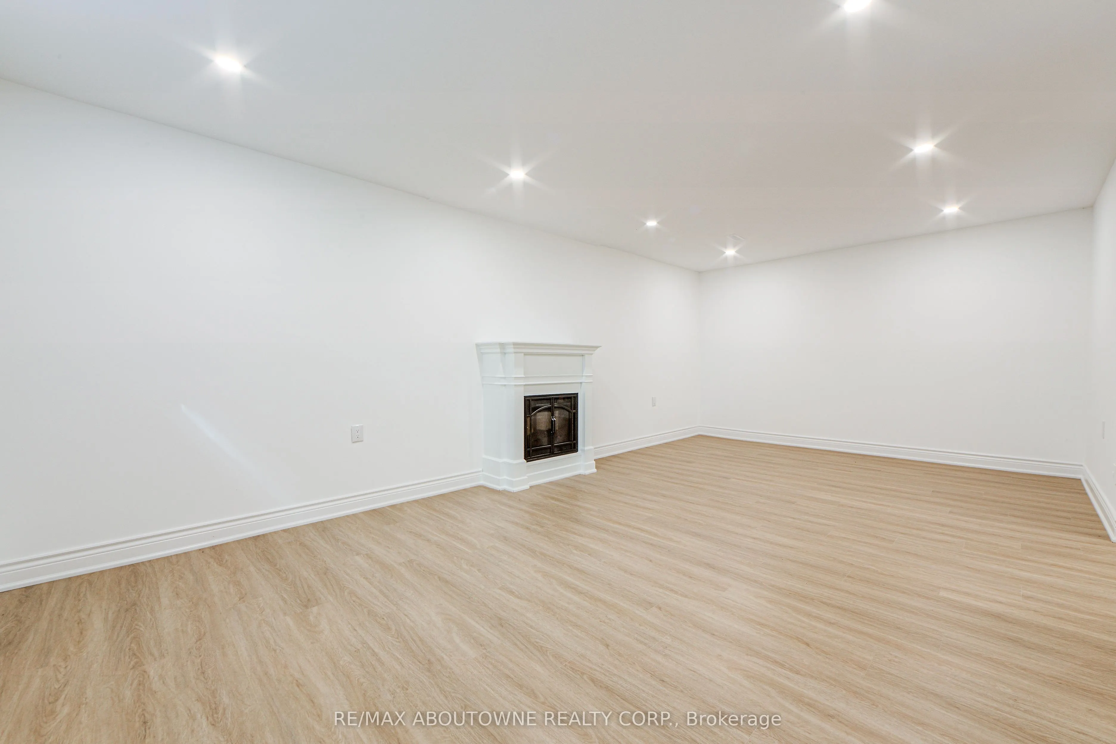 30 Birkbank Drive