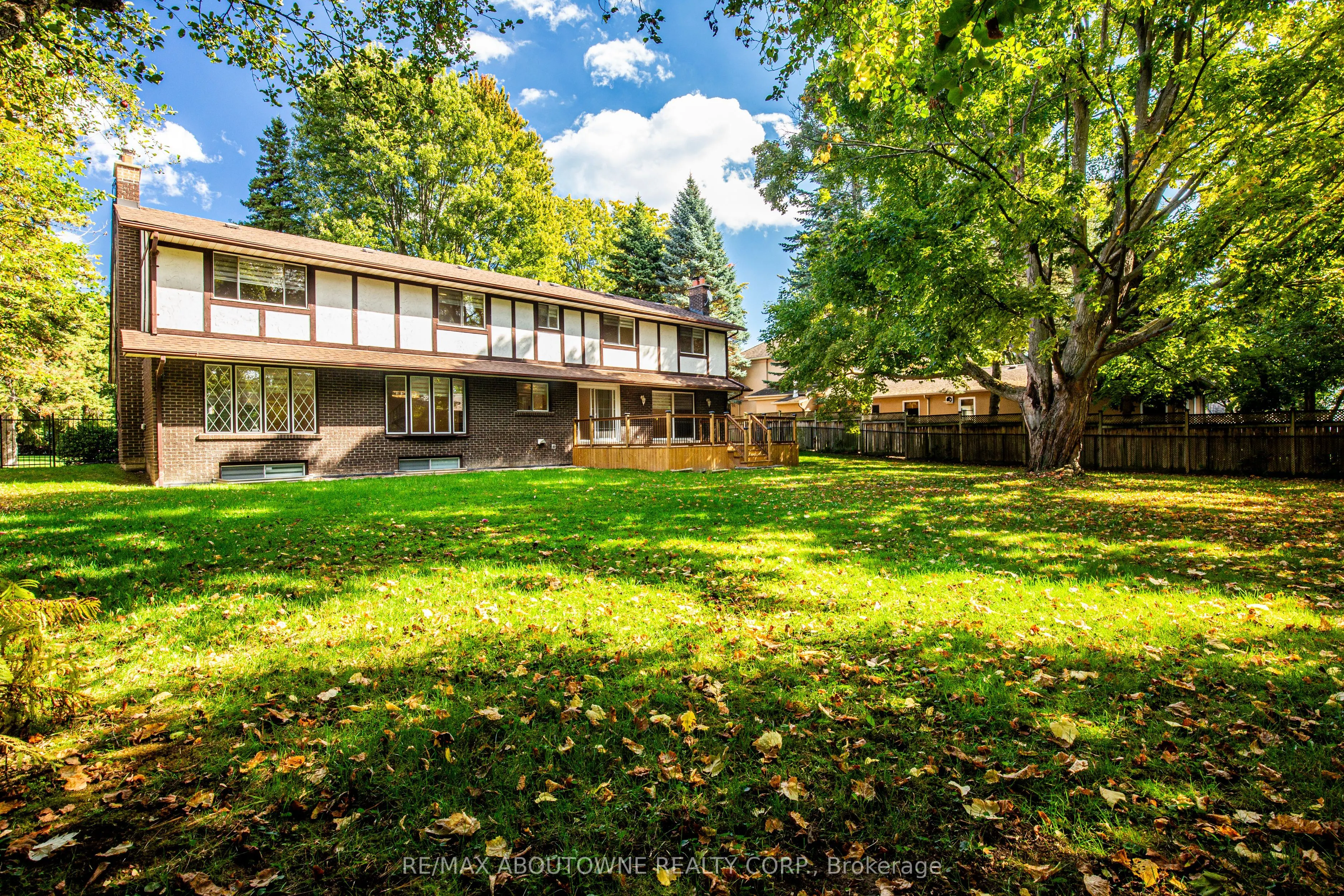 30 Birkbank Drive