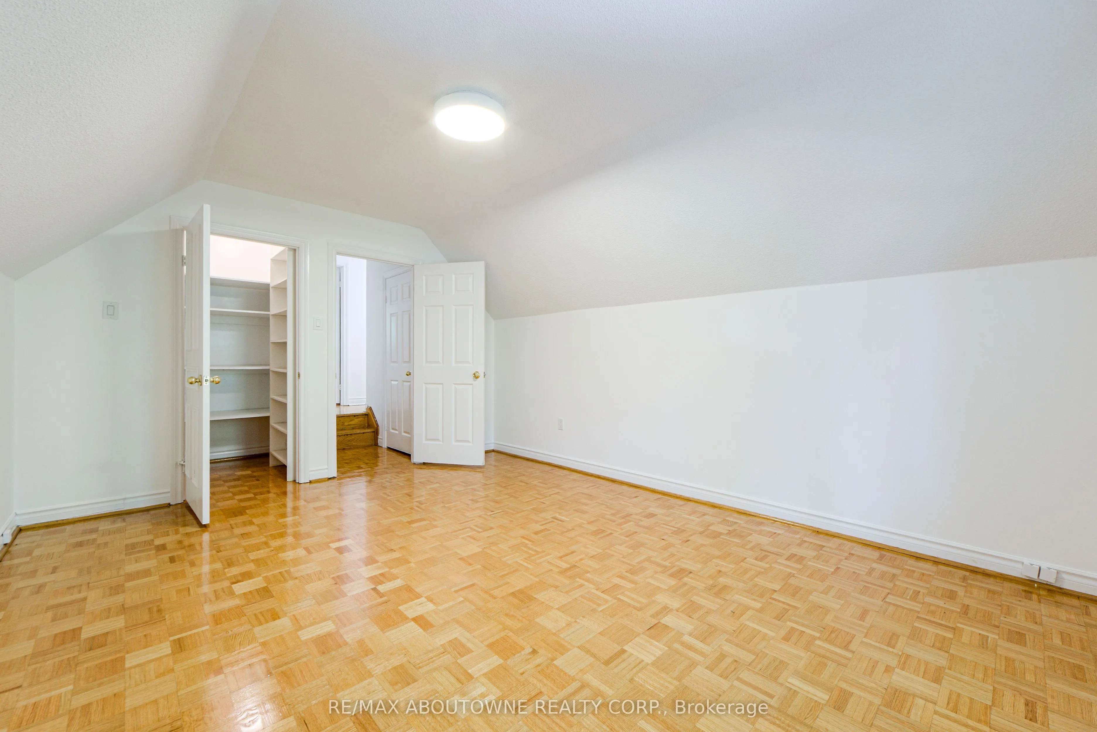 30 Birkbank Drive