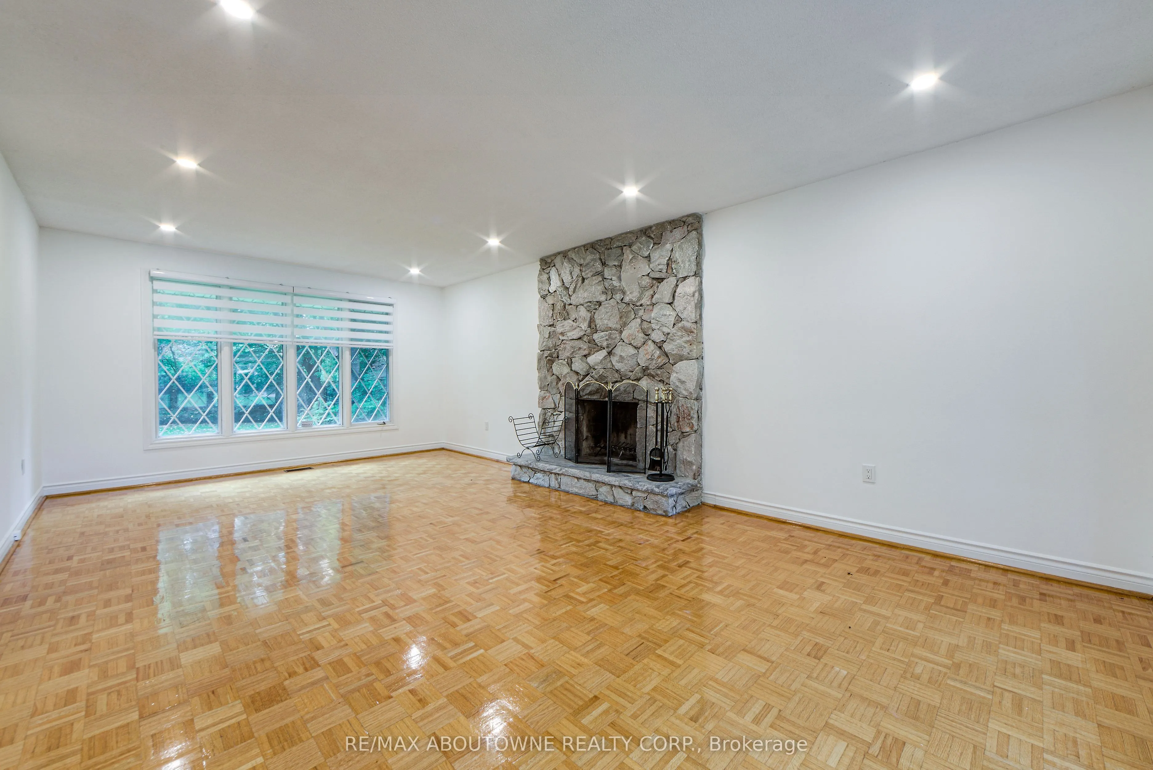 30 Birkbank Drive