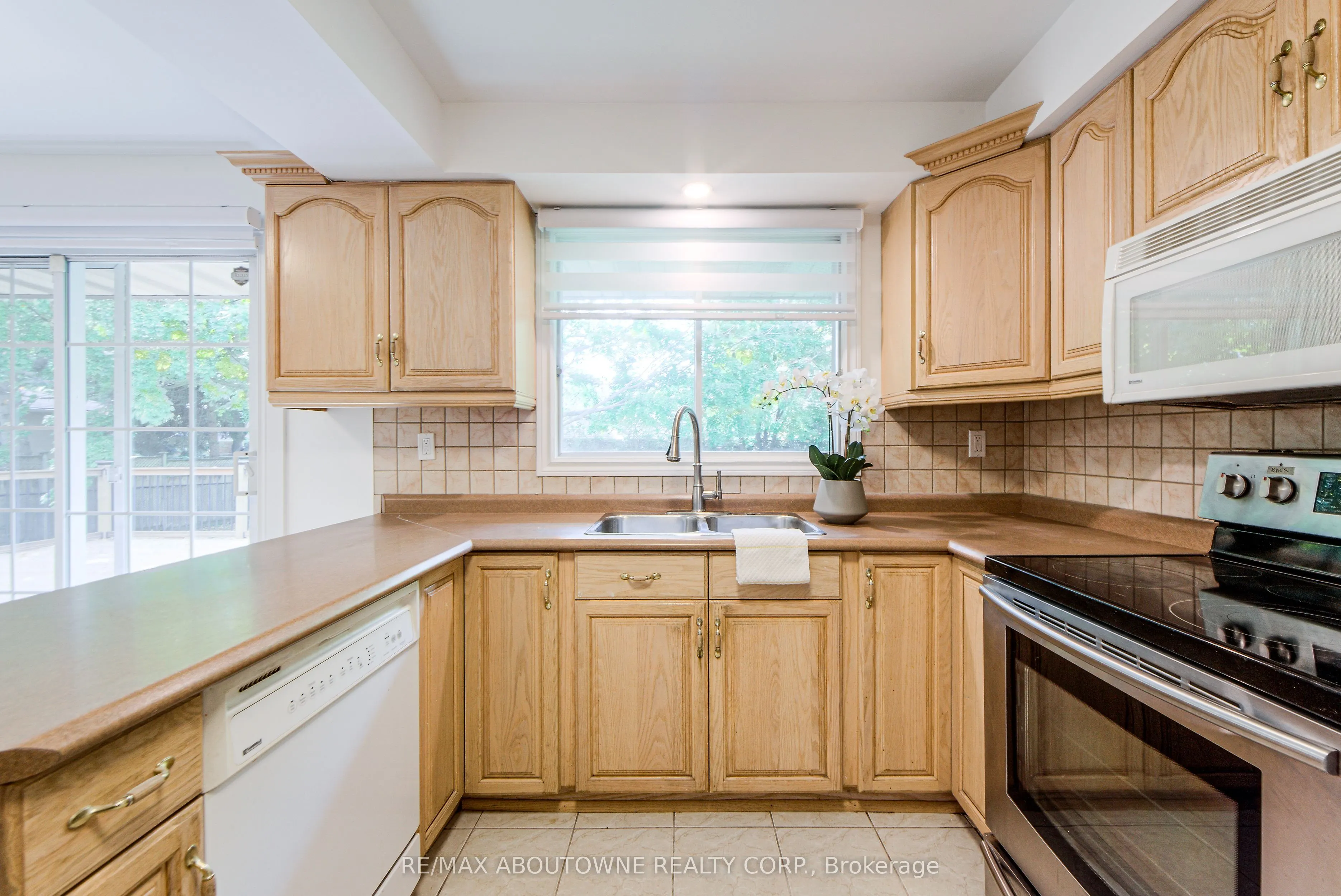 30 Birkbank Drive