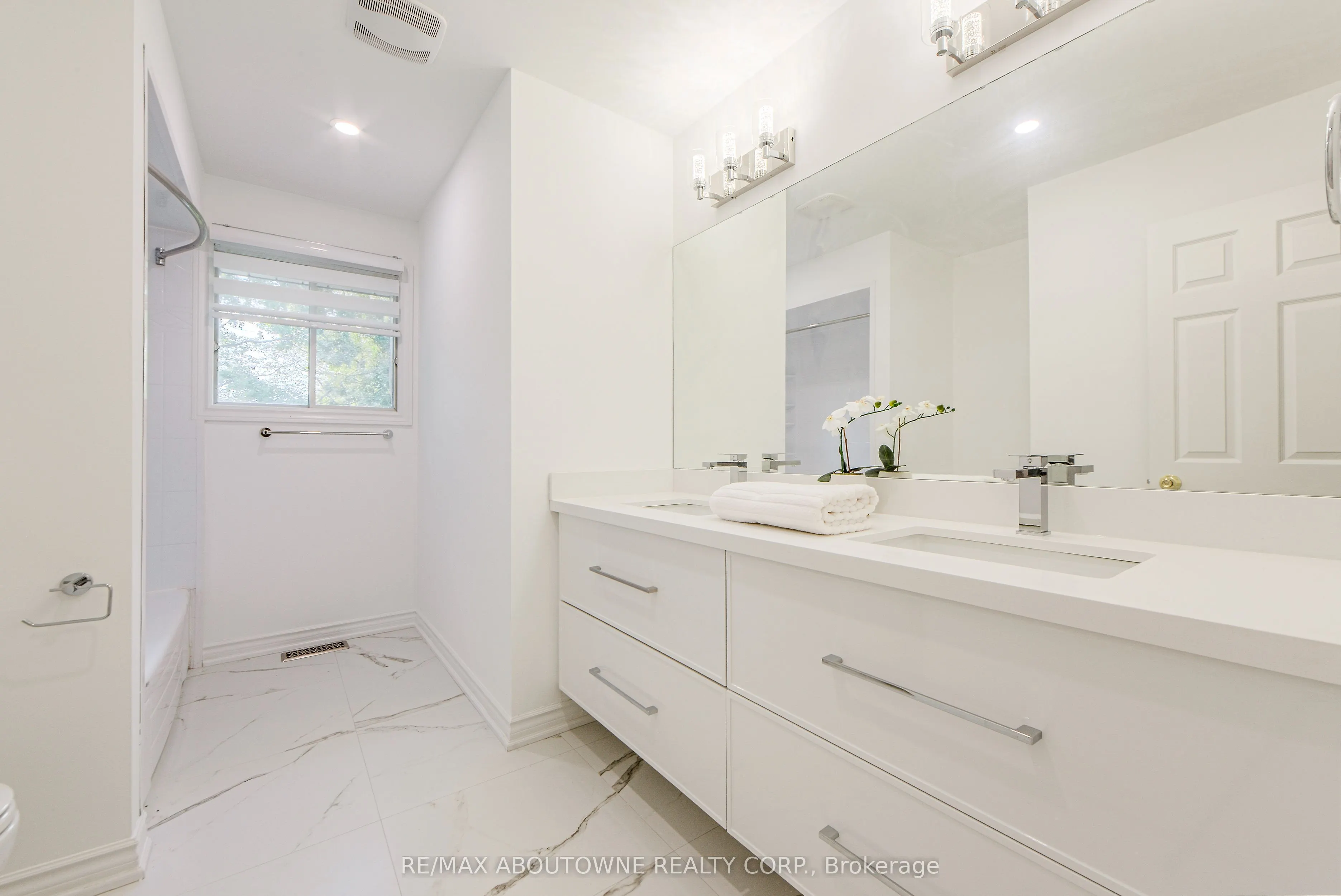 30 Birkbank Drive