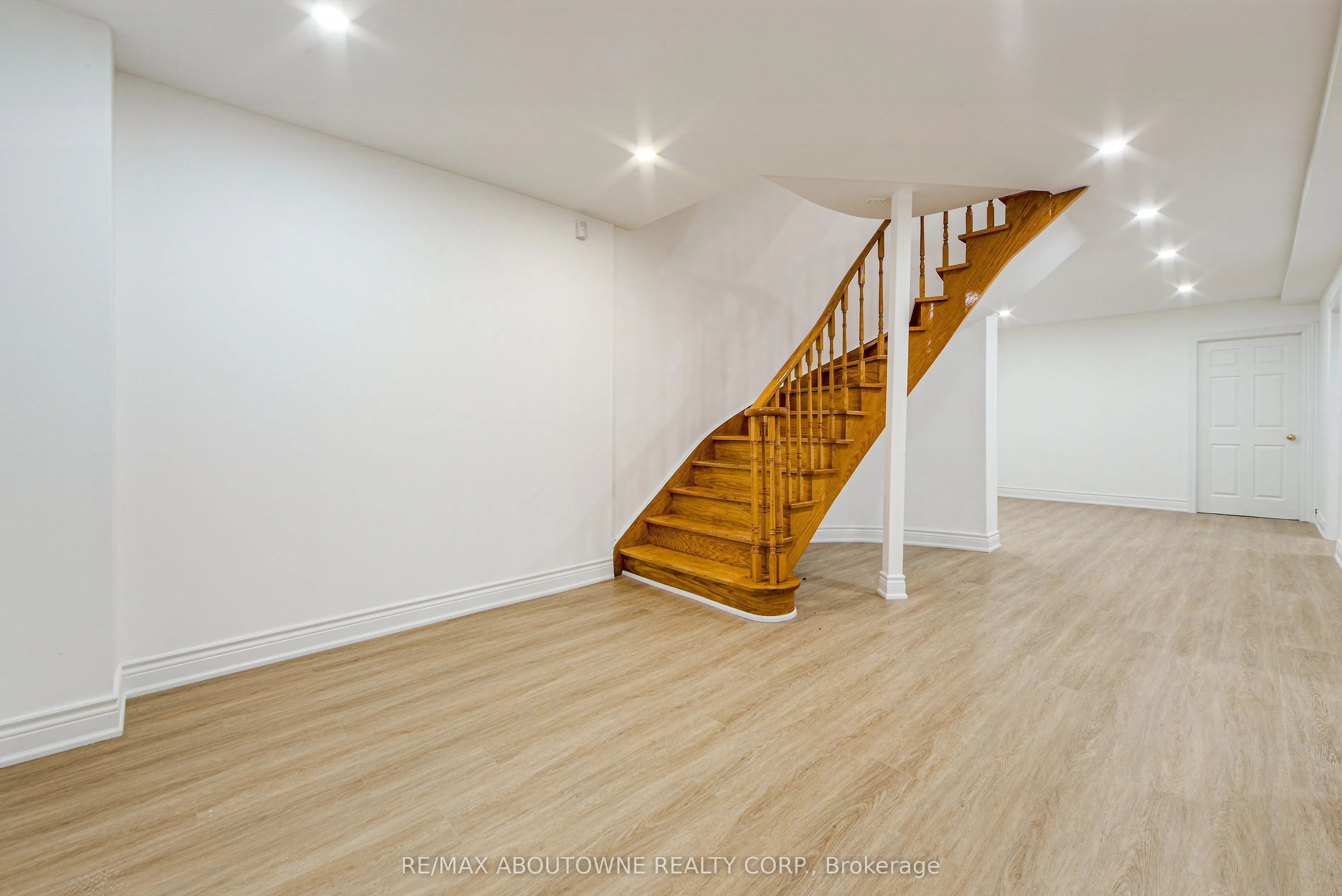 30 Birkbank Drive