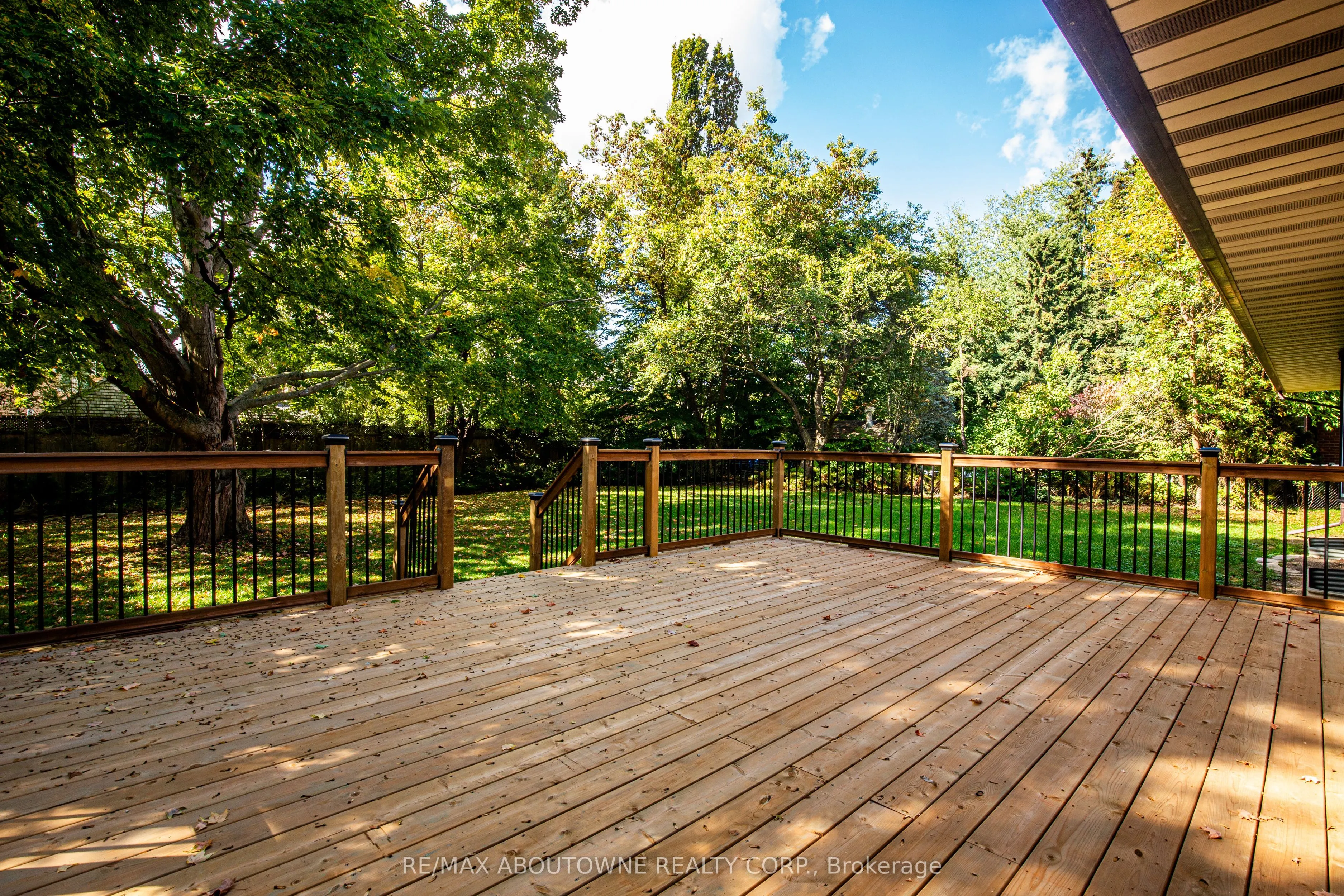 30 Birkbank Drive