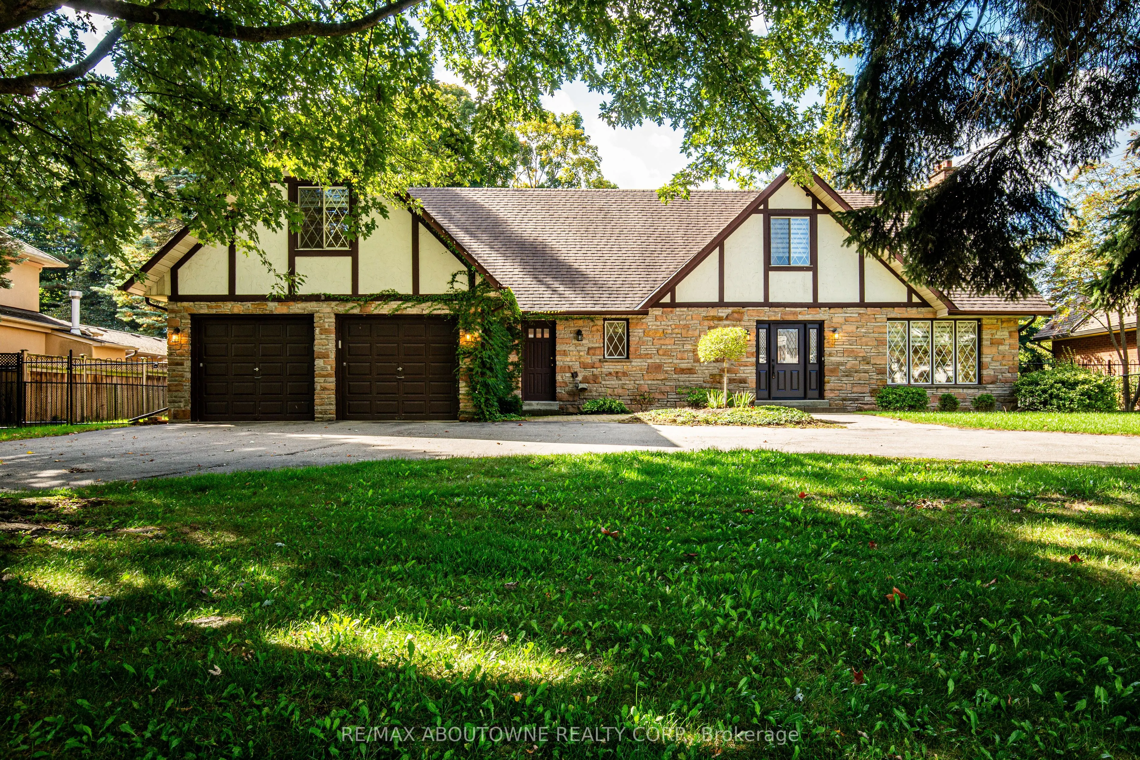30 Birkbank Drive