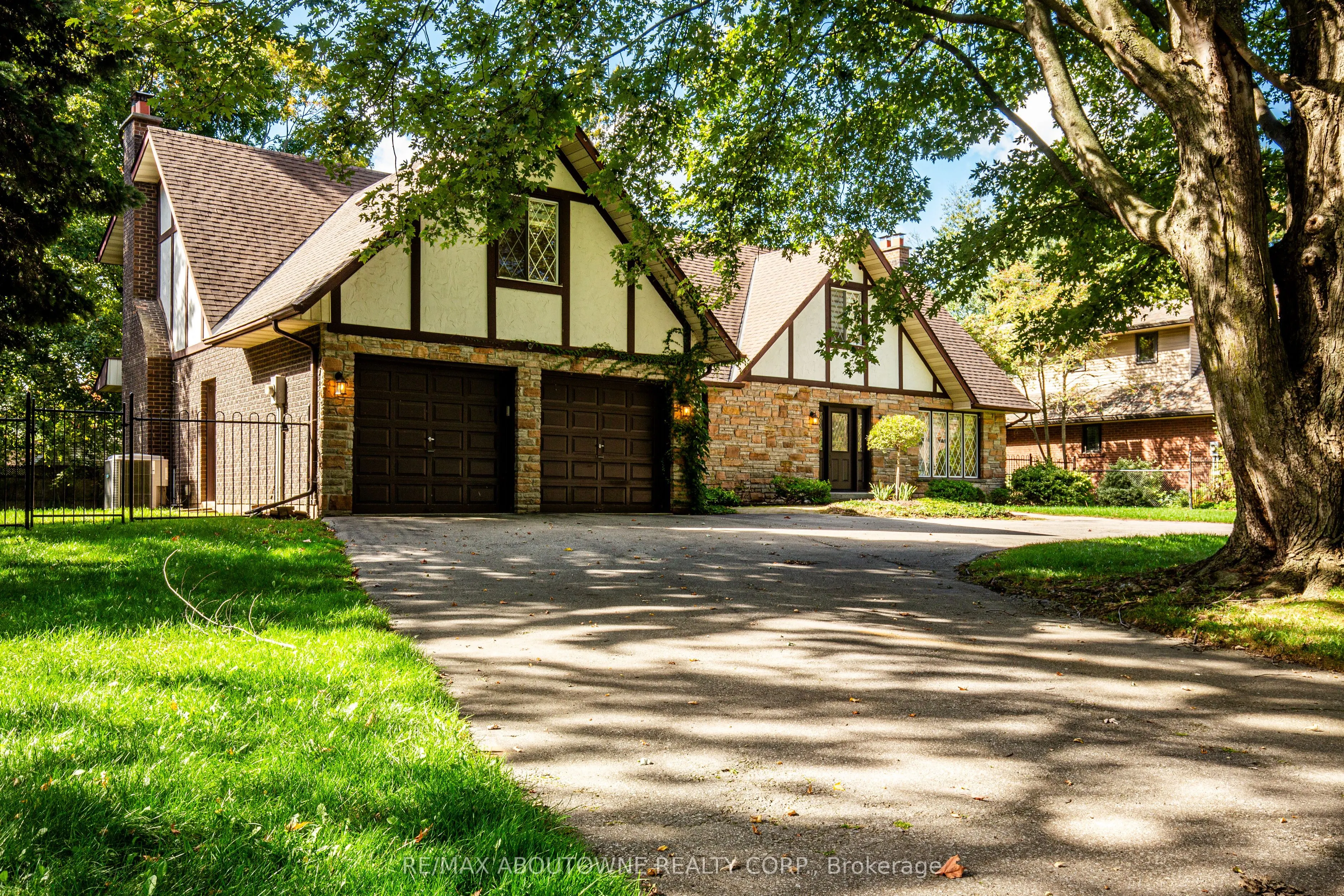 30 Birkbank Drive