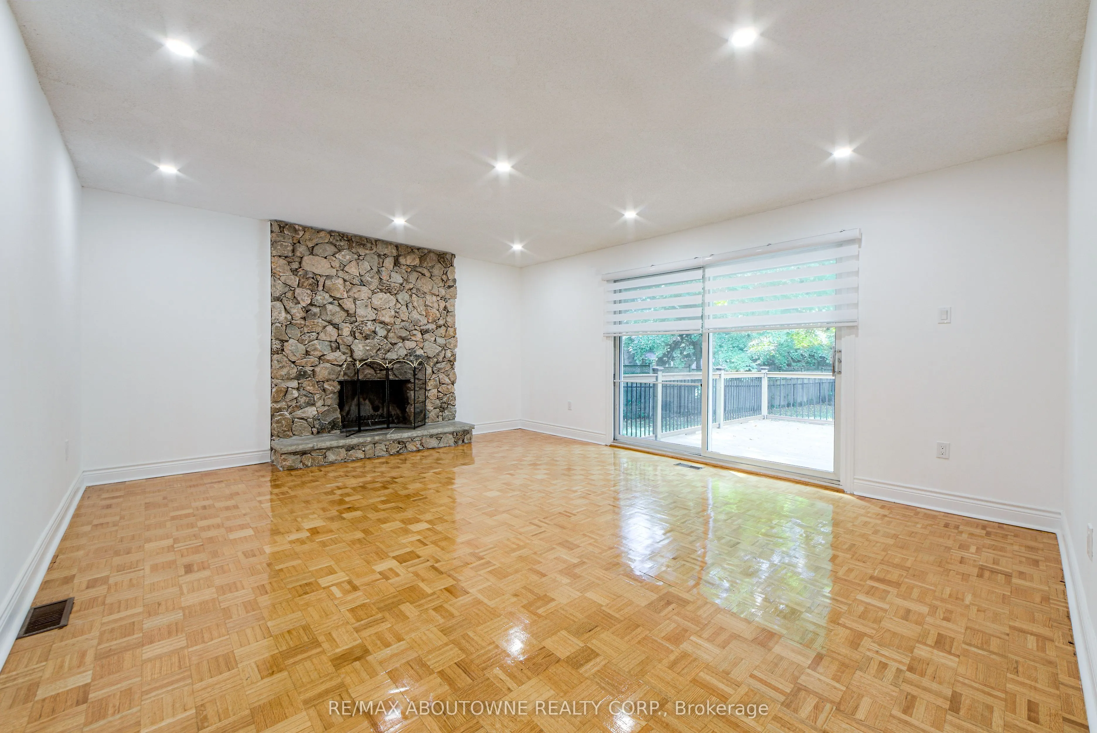 30 Birkbank Drive