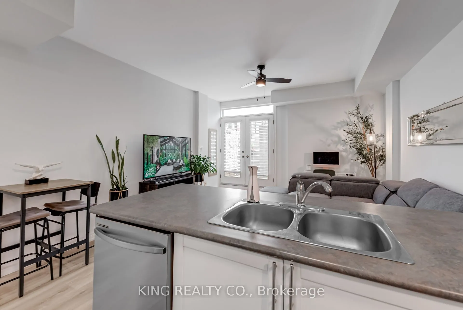 98 Connolly Street, #47