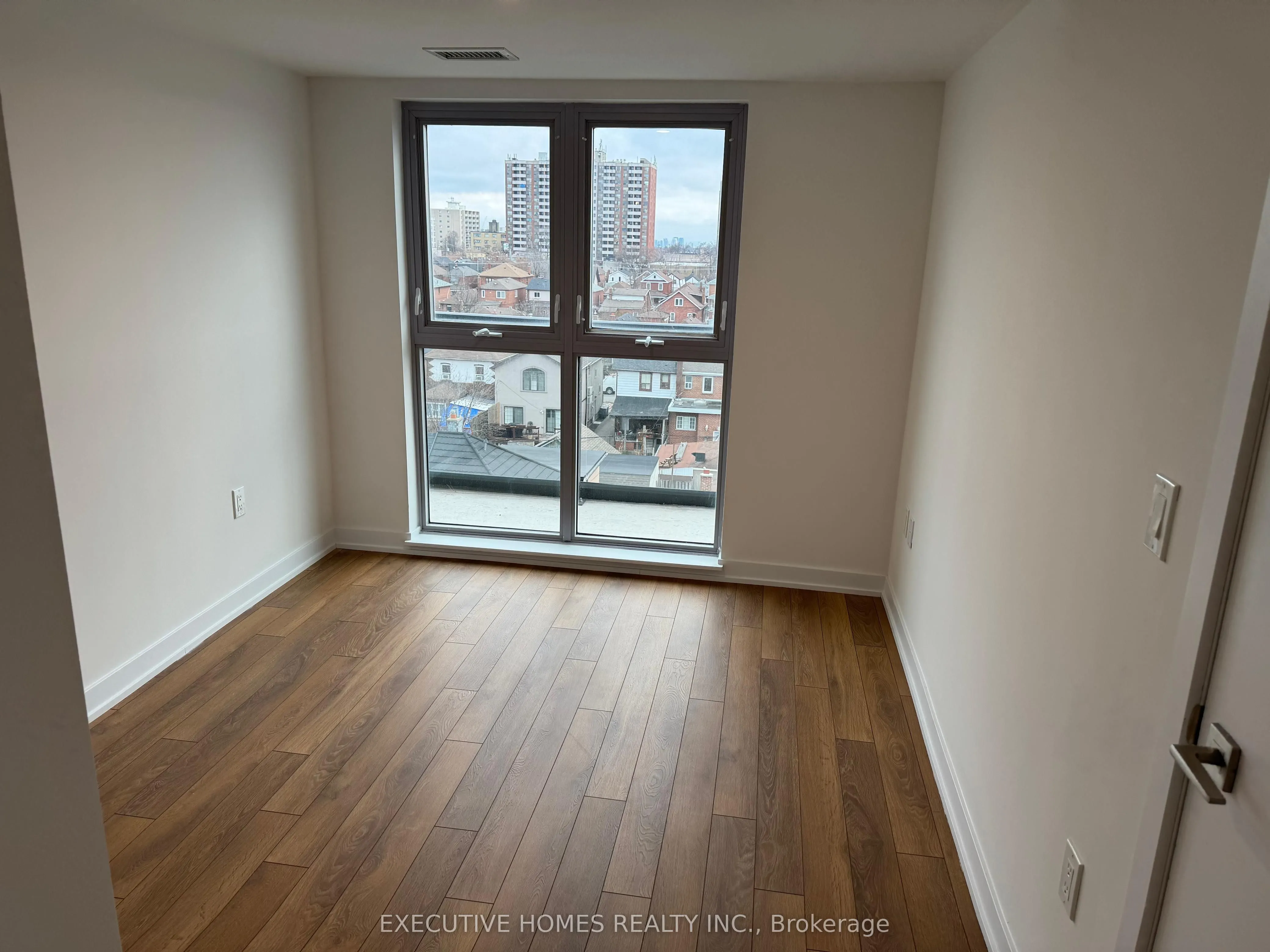 2433 Dufferin Street, #702