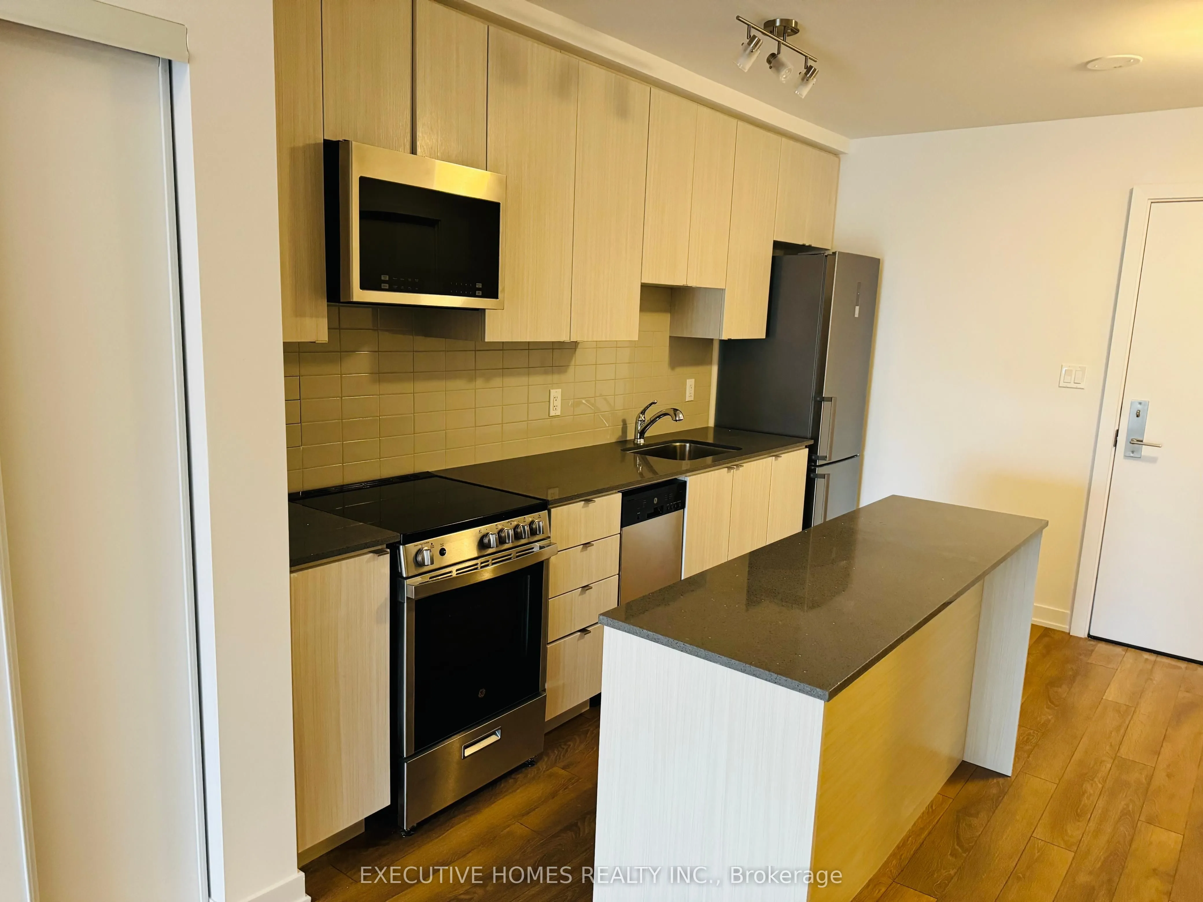 2433 Dufferin Street, #702