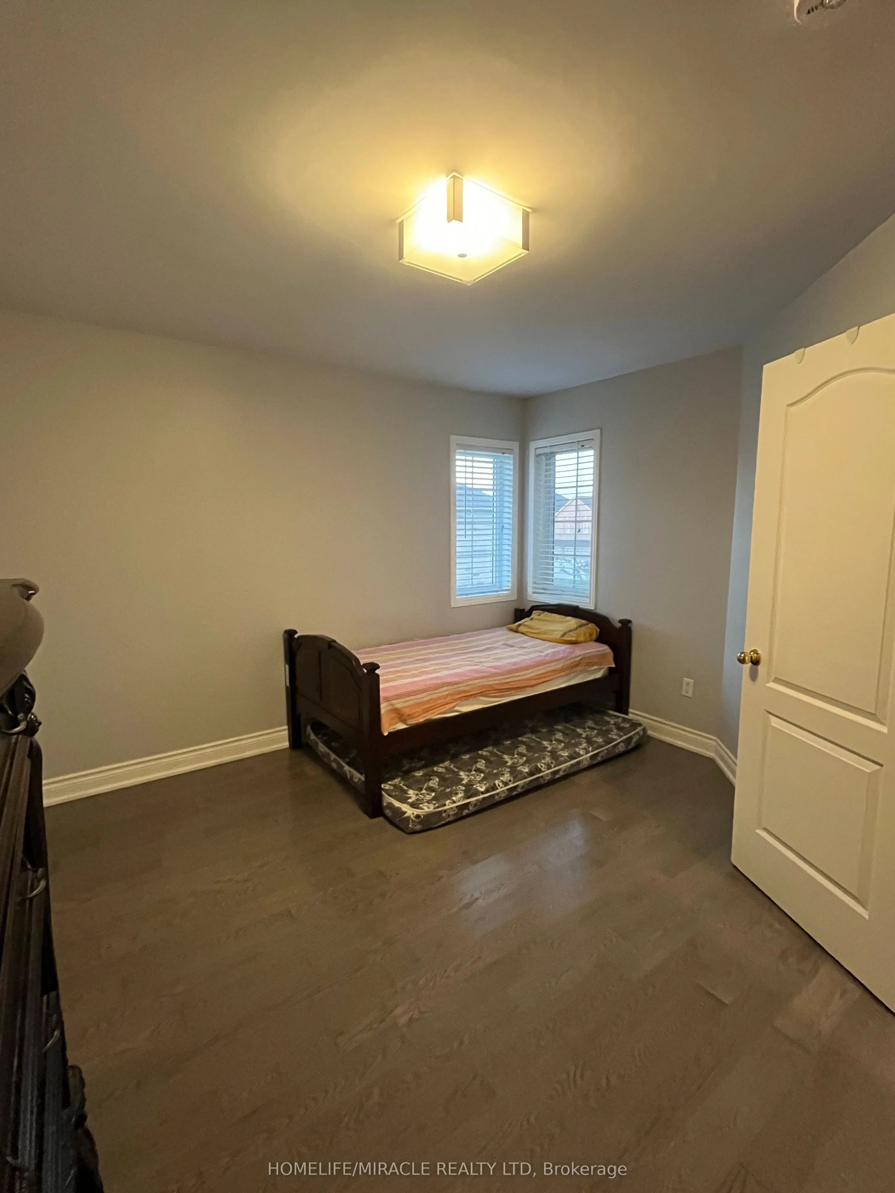 24 Roundstone Drive