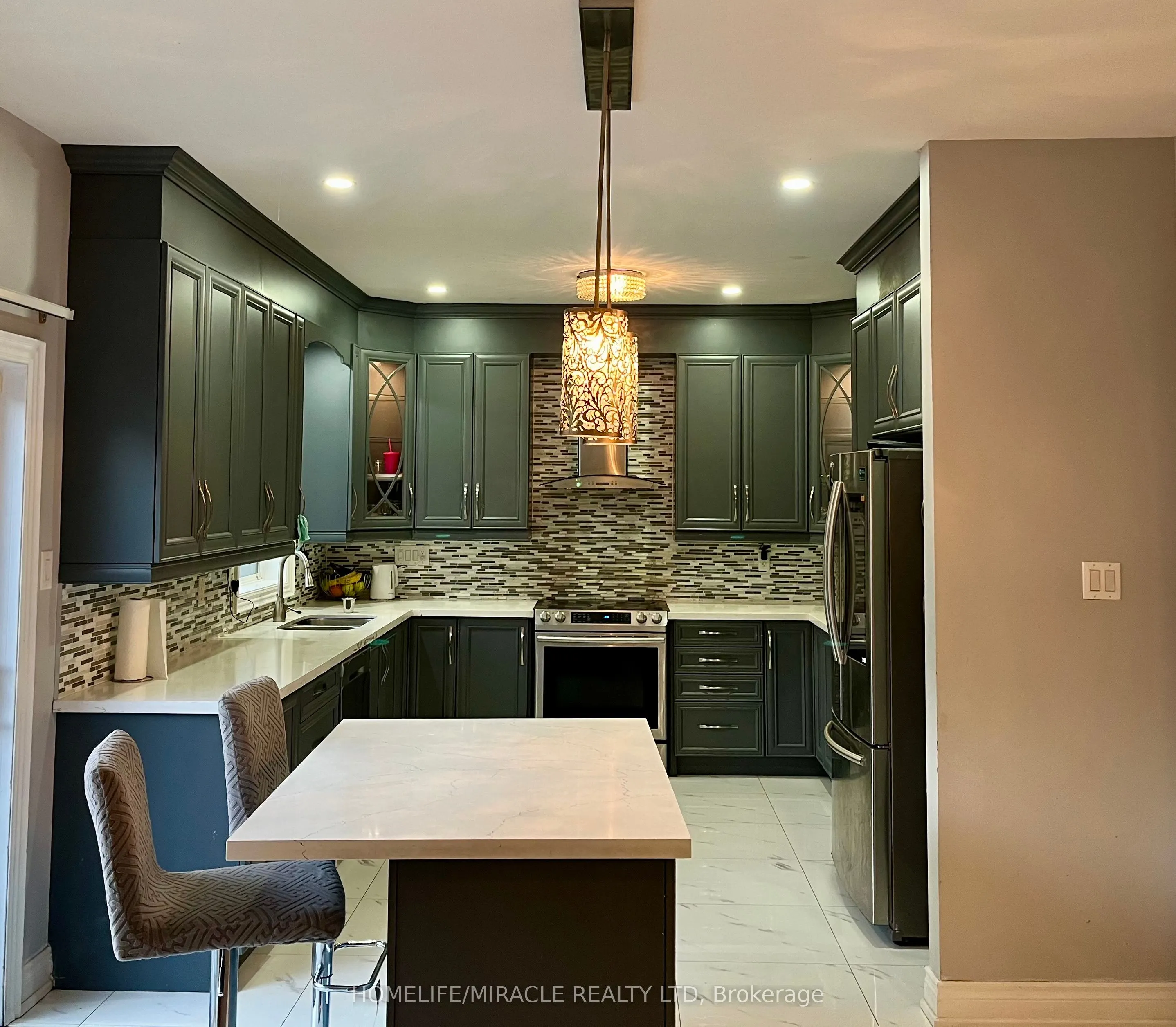 24 Roundstone Drive