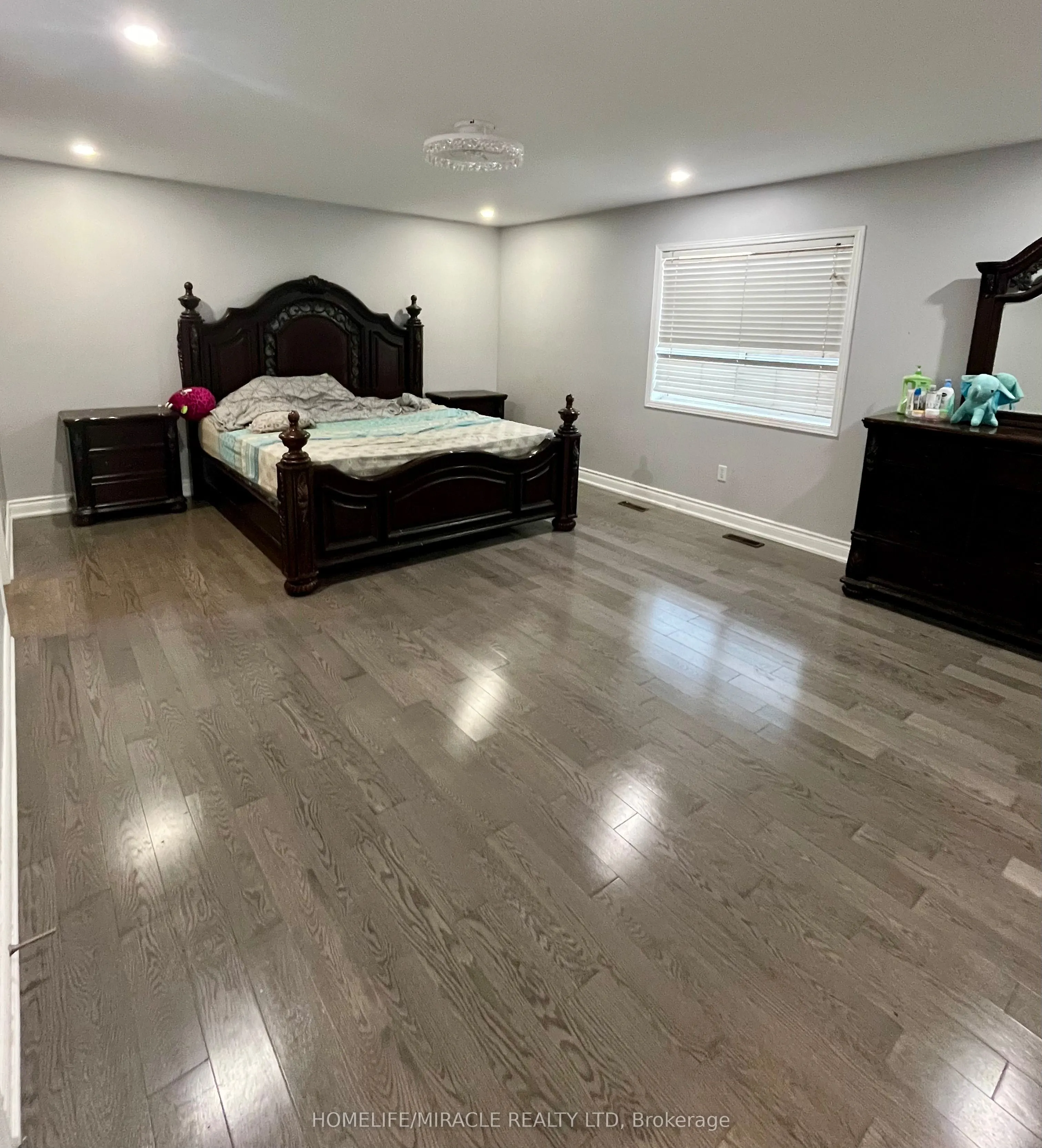 24 Roundstone Drive