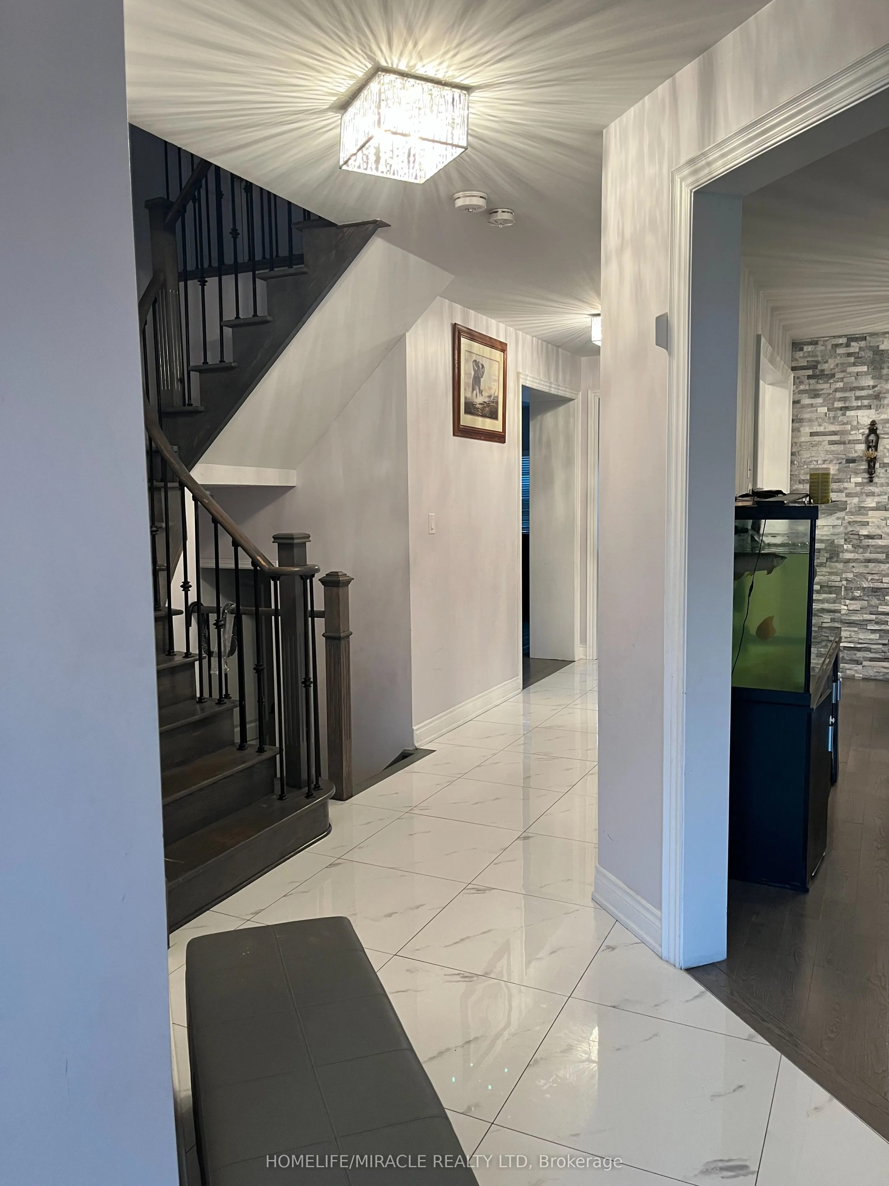 24 Roundstone Drive