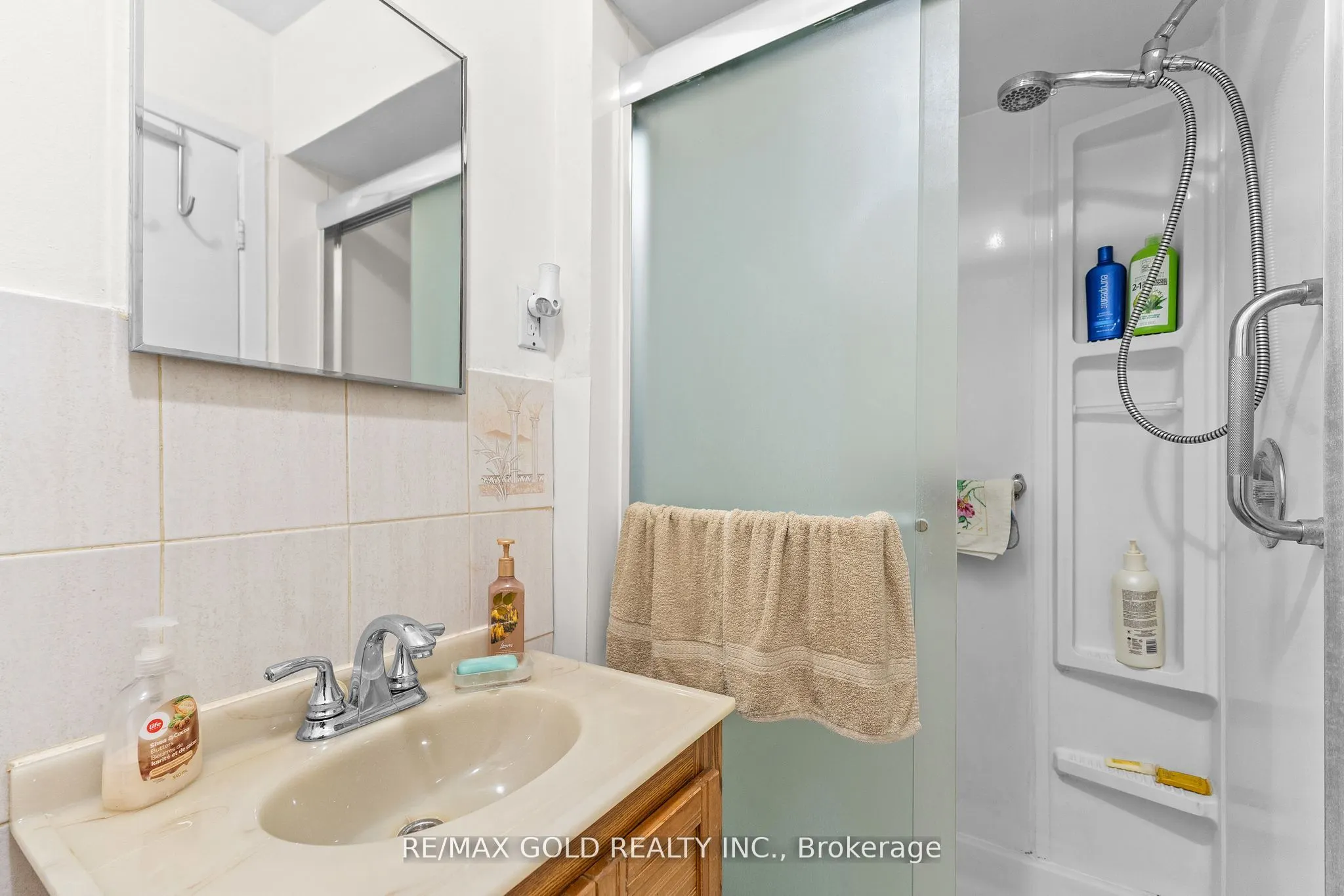 1 Greenbriar Road