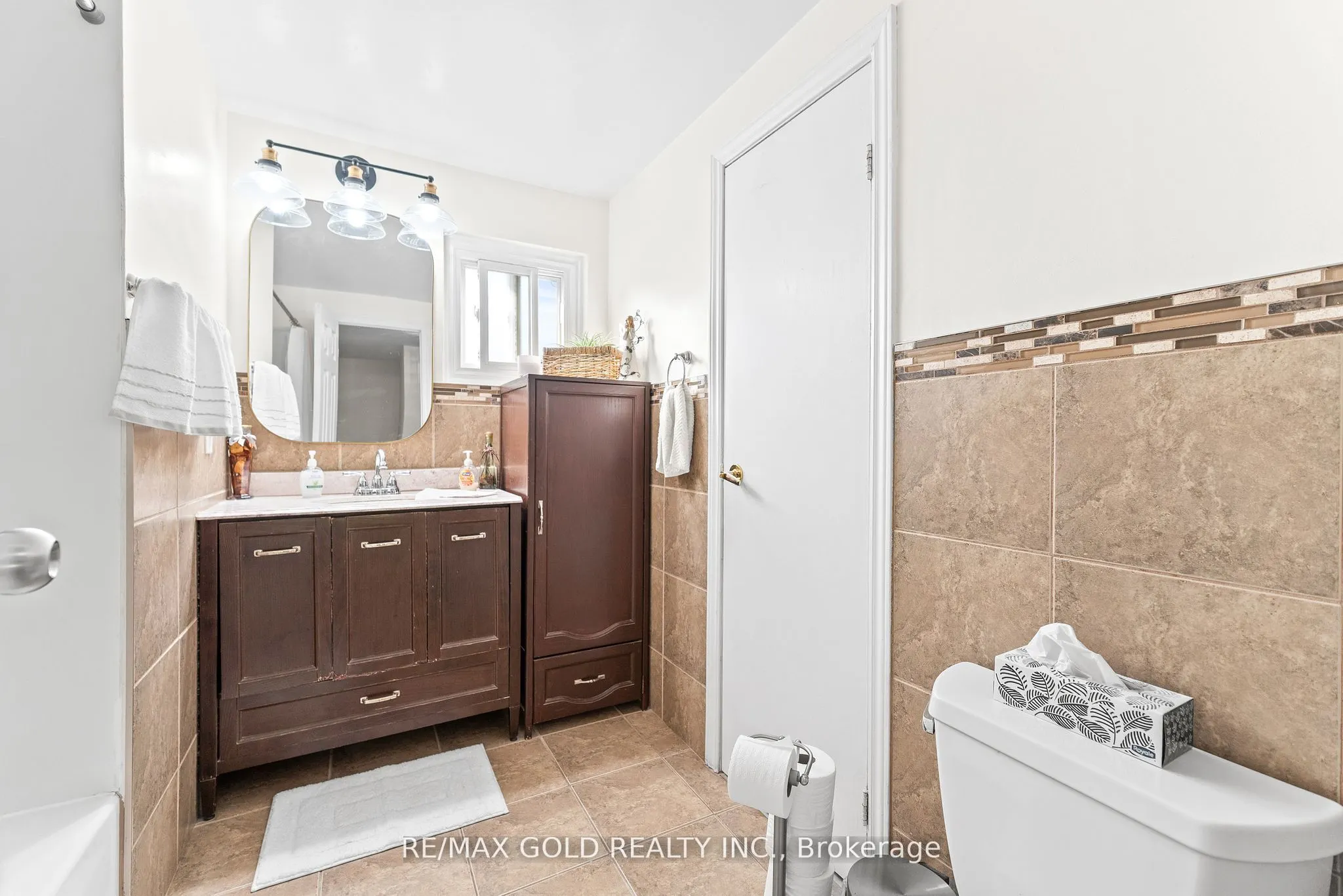 1 Greenbriar Road