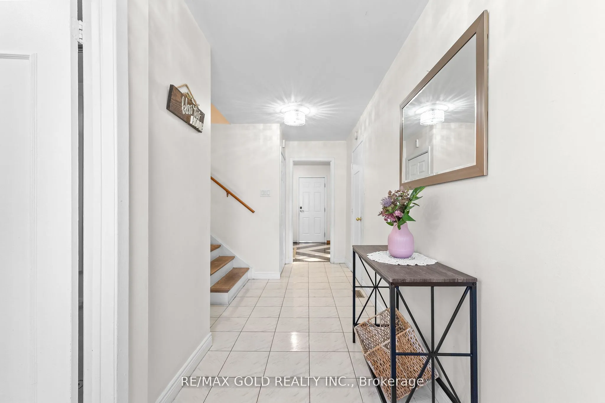 1 Greenbriar Road