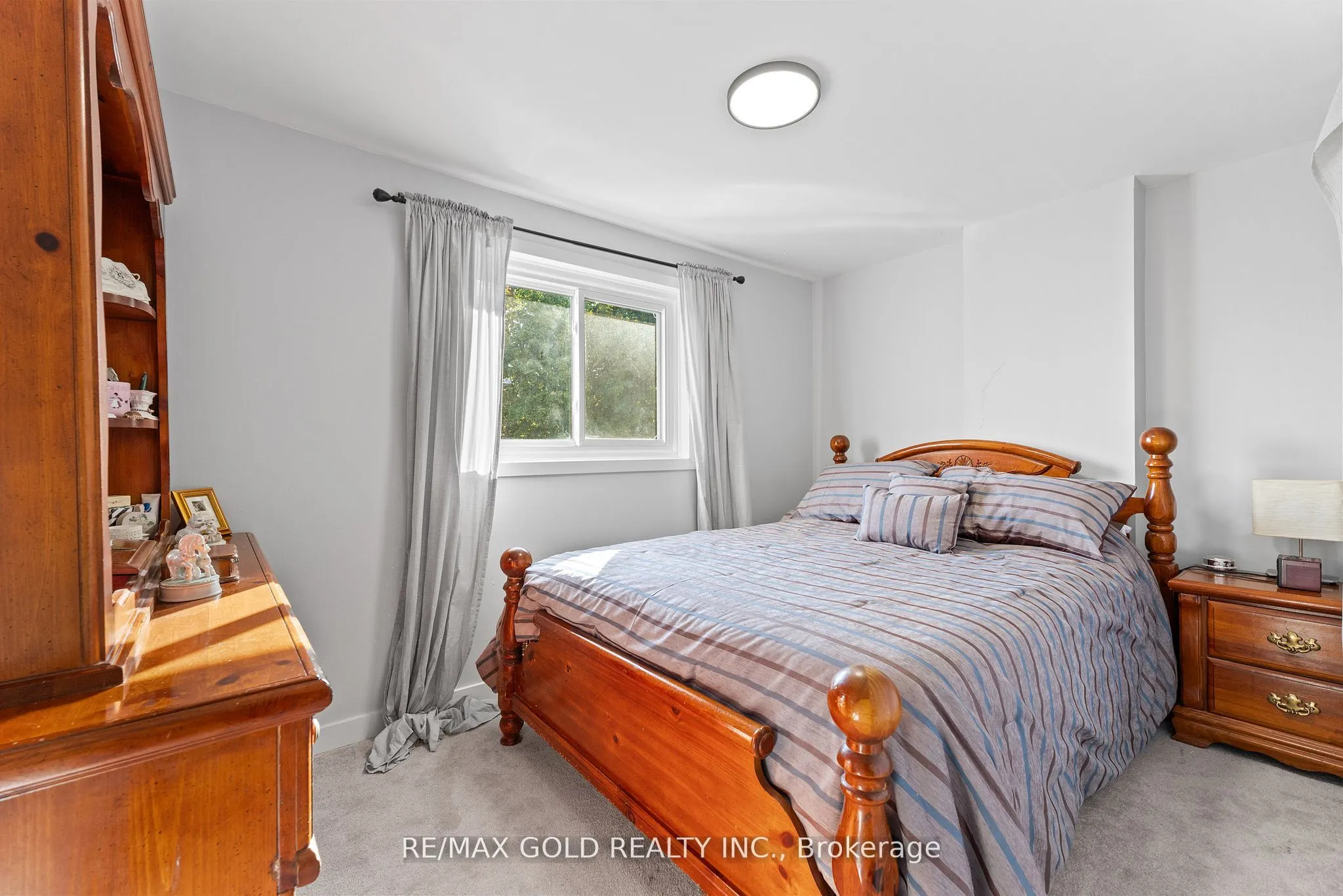 1 Greenbriar Road