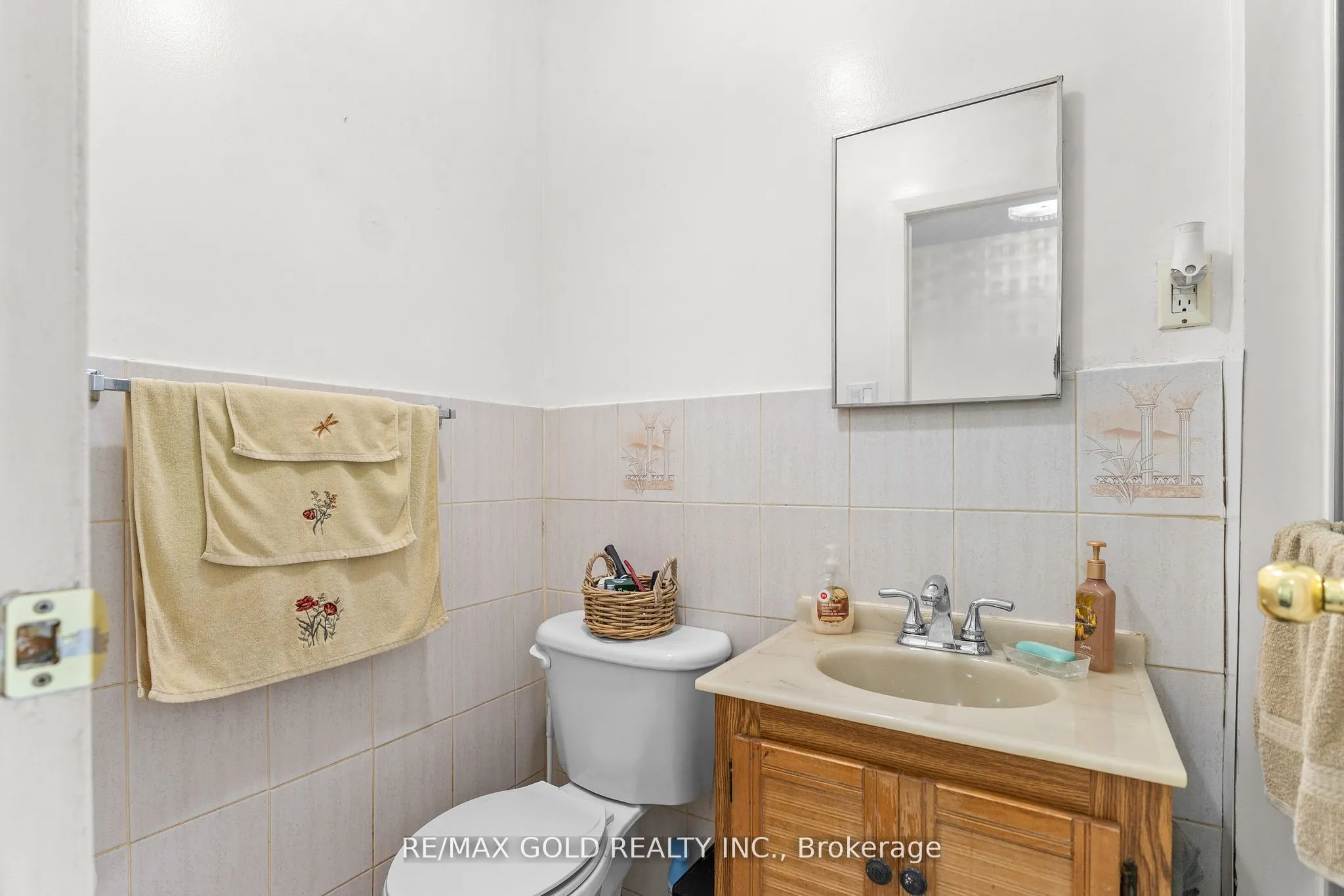 1 Greenbriar Road