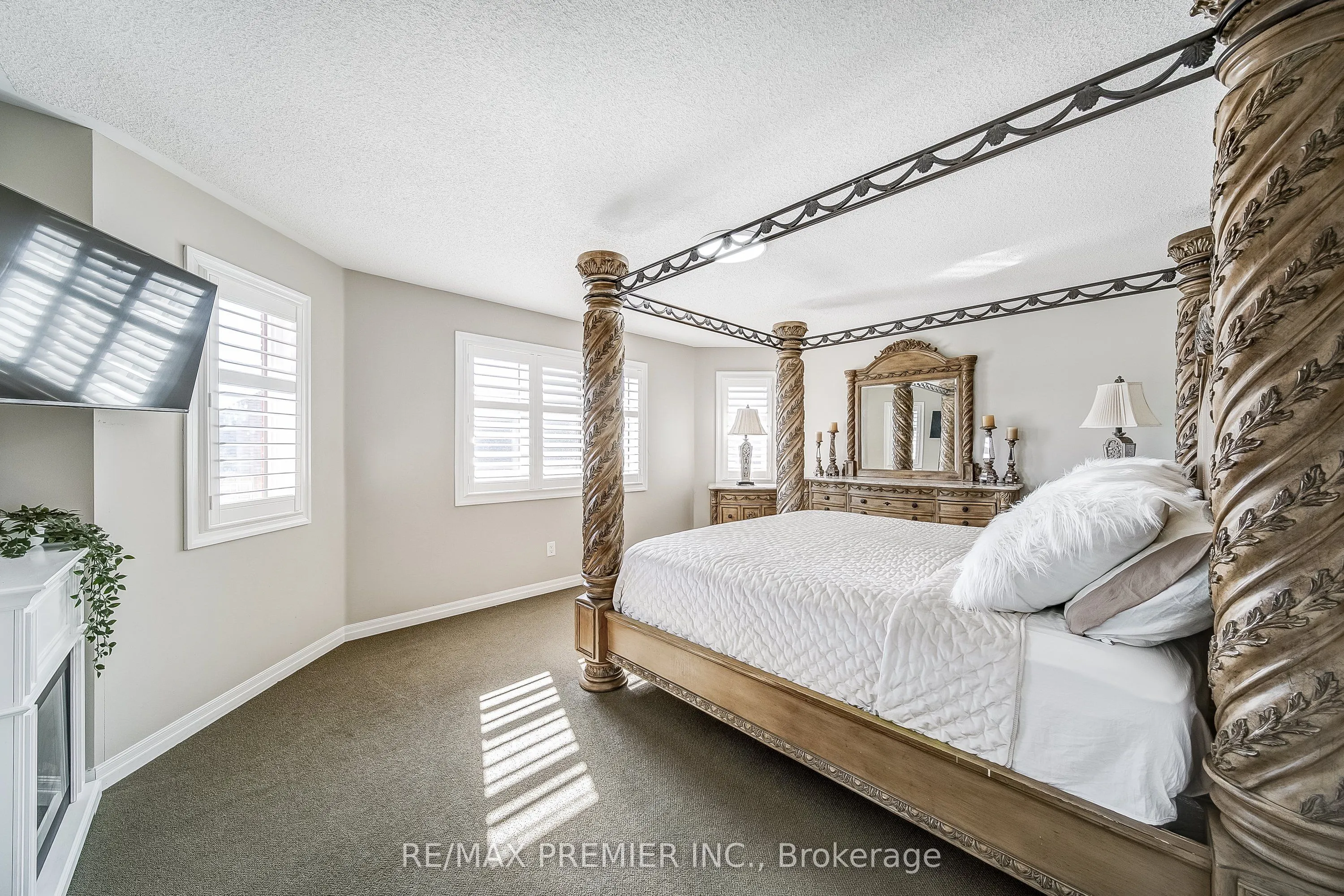 2195 Kwinter Road