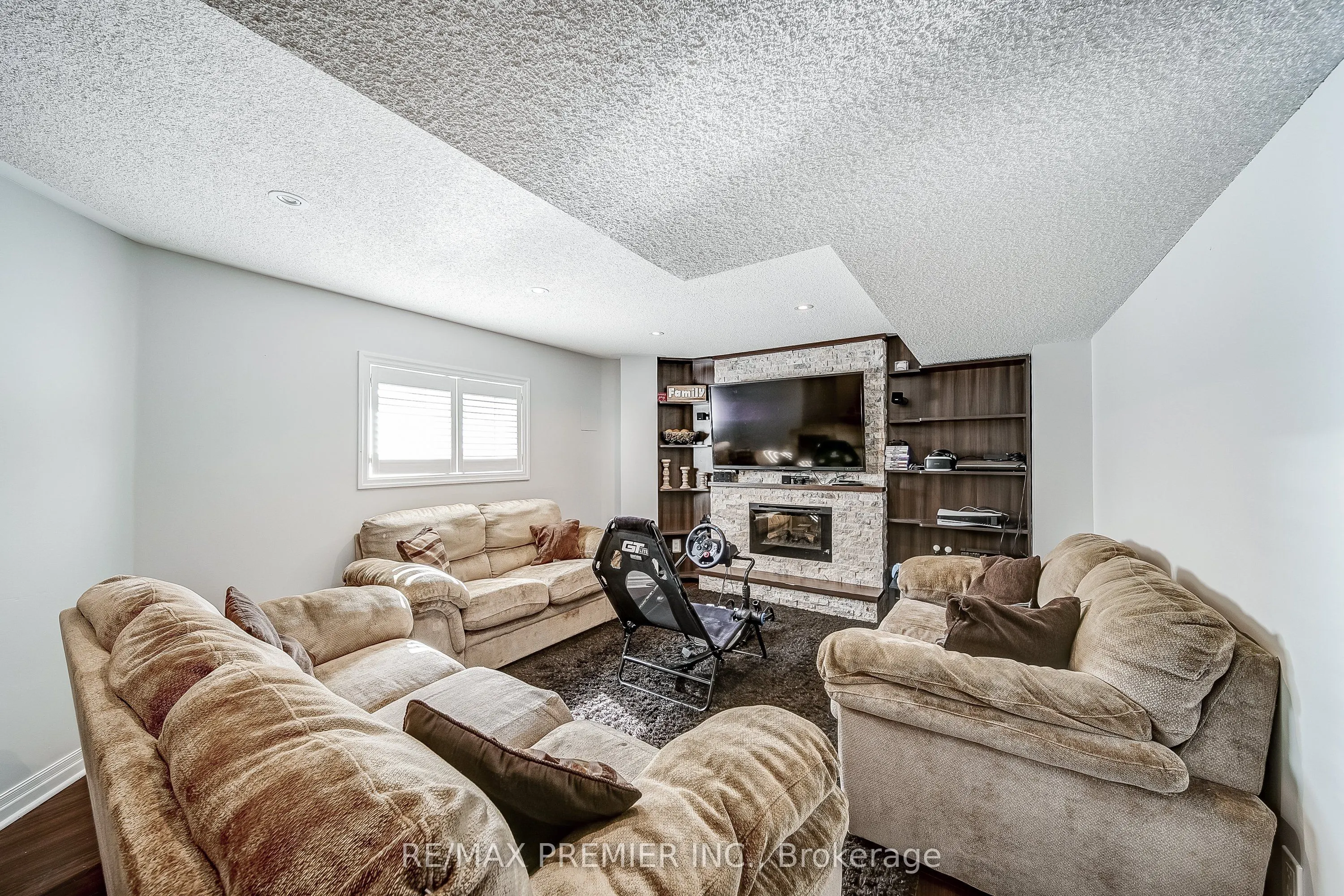 2195 Kwinter Road