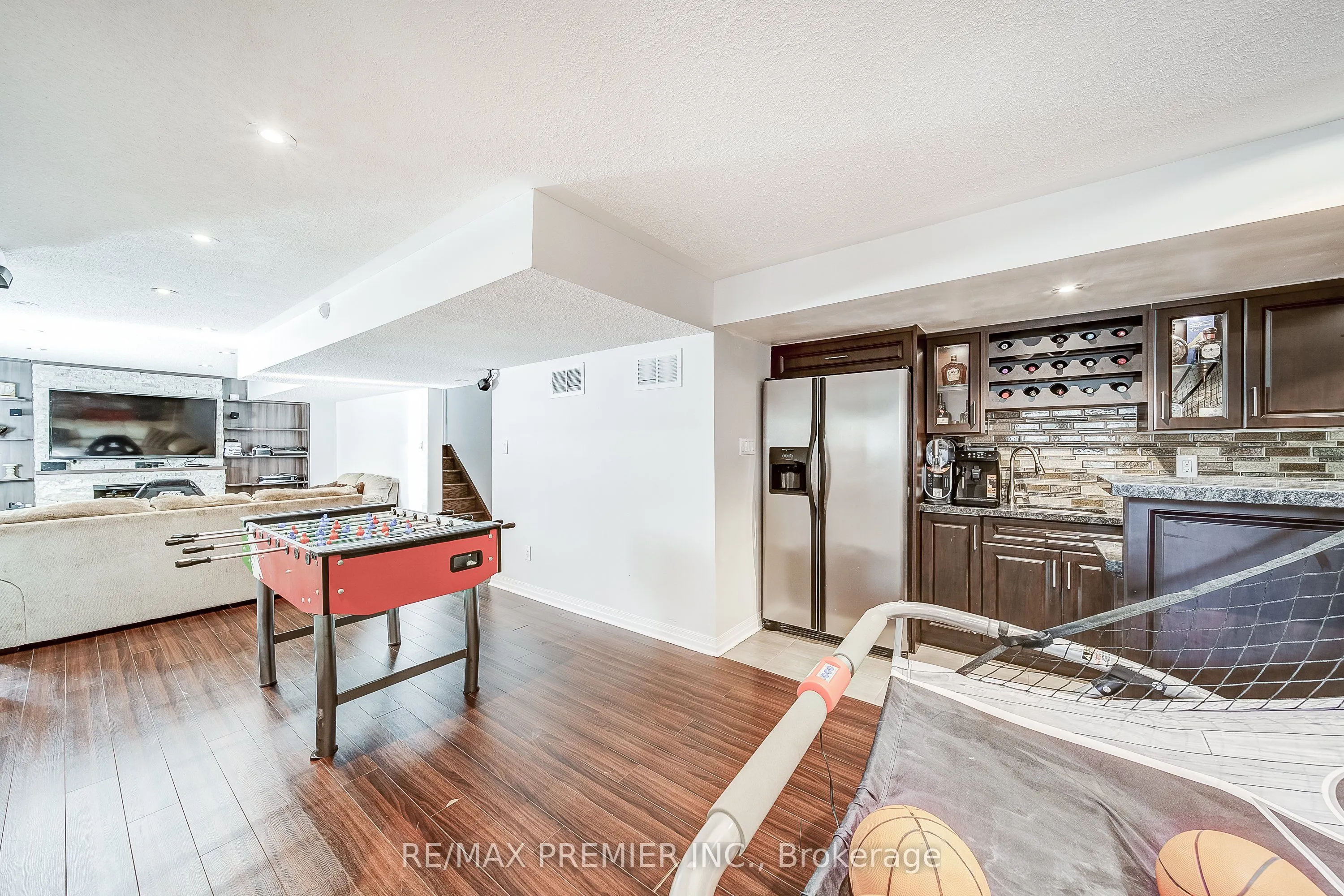 2195 Kwinter Road