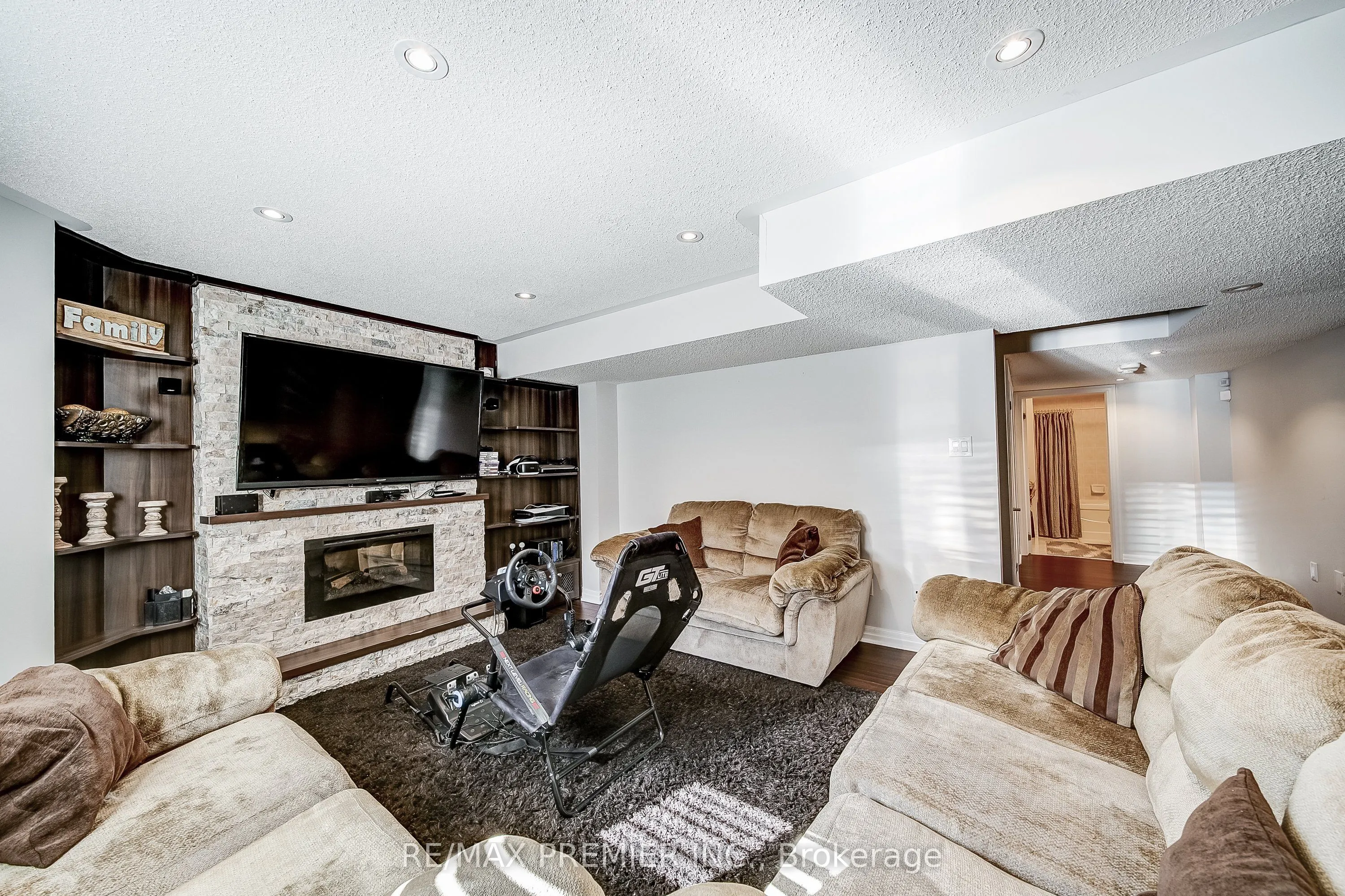 2195 Kwinter Road