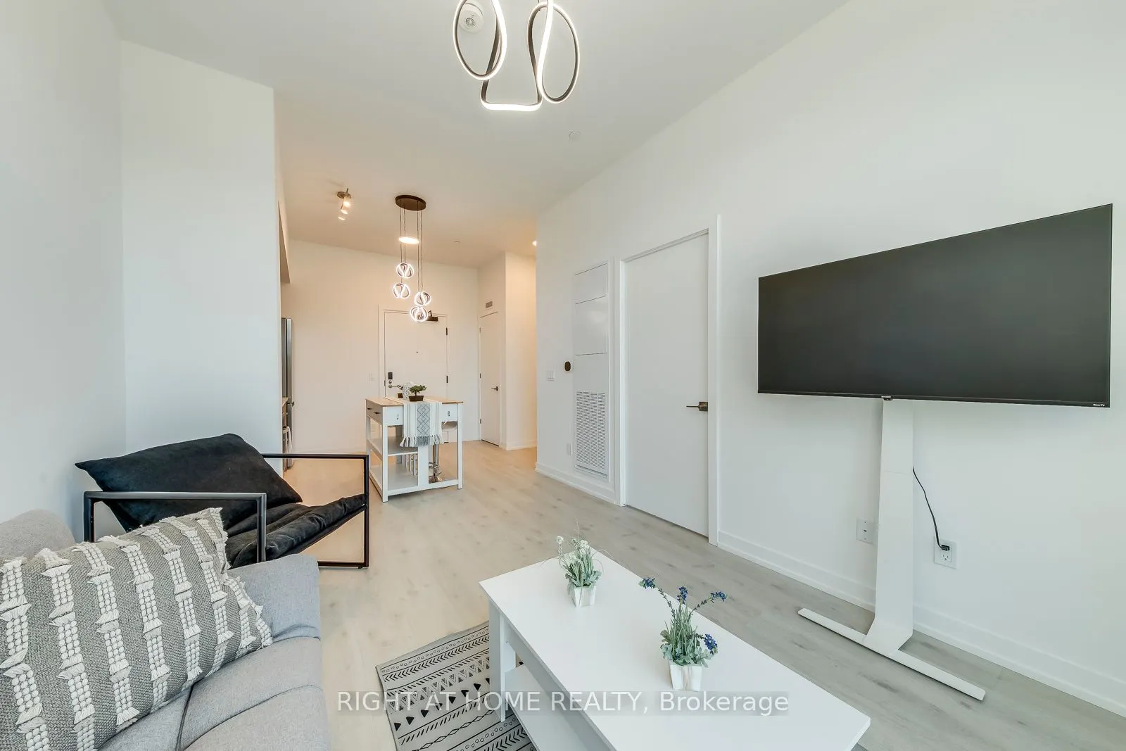 2501 Saw Whet Boulevard, #136