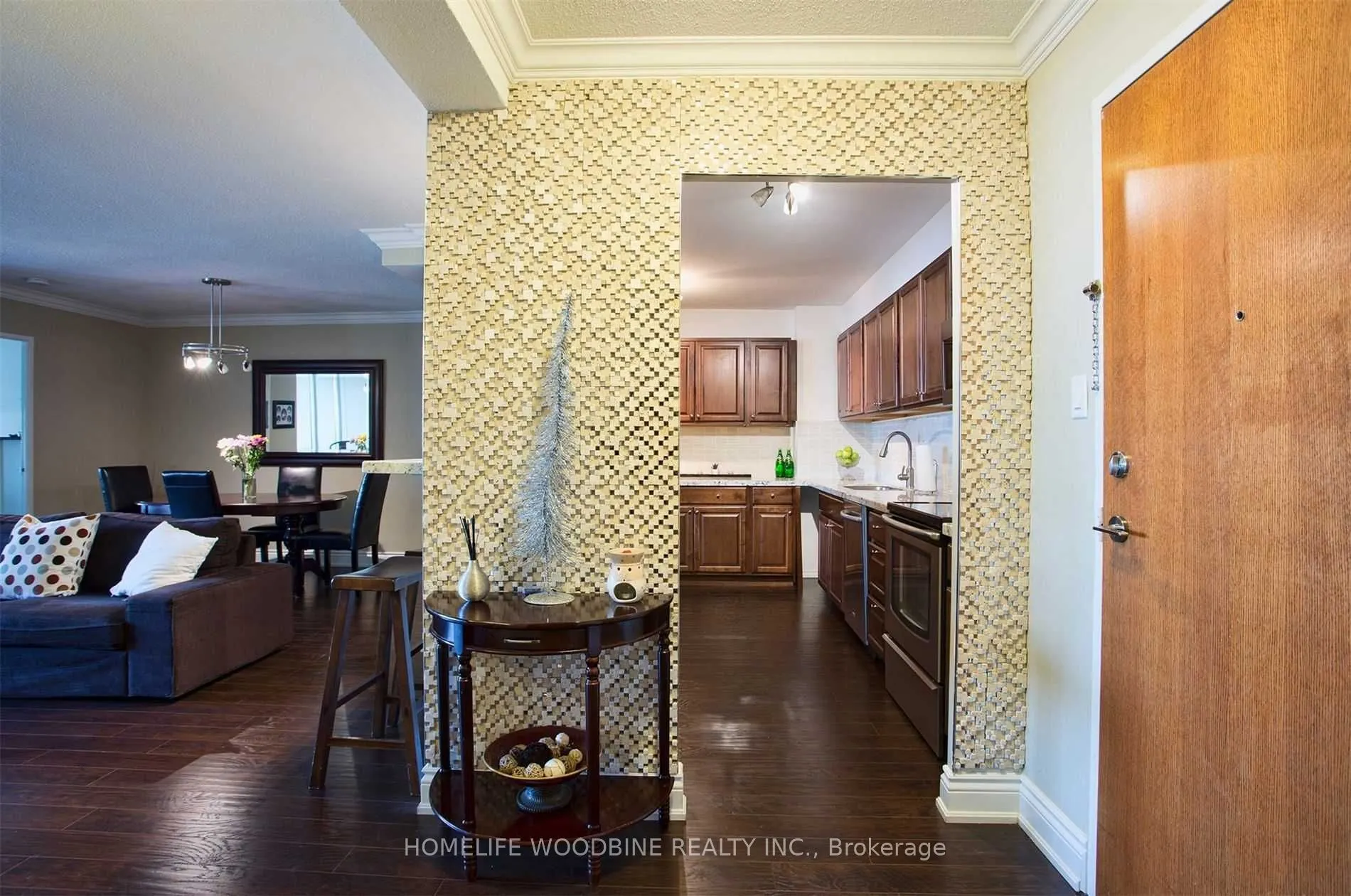 716 The West Mall, #906 (Room)